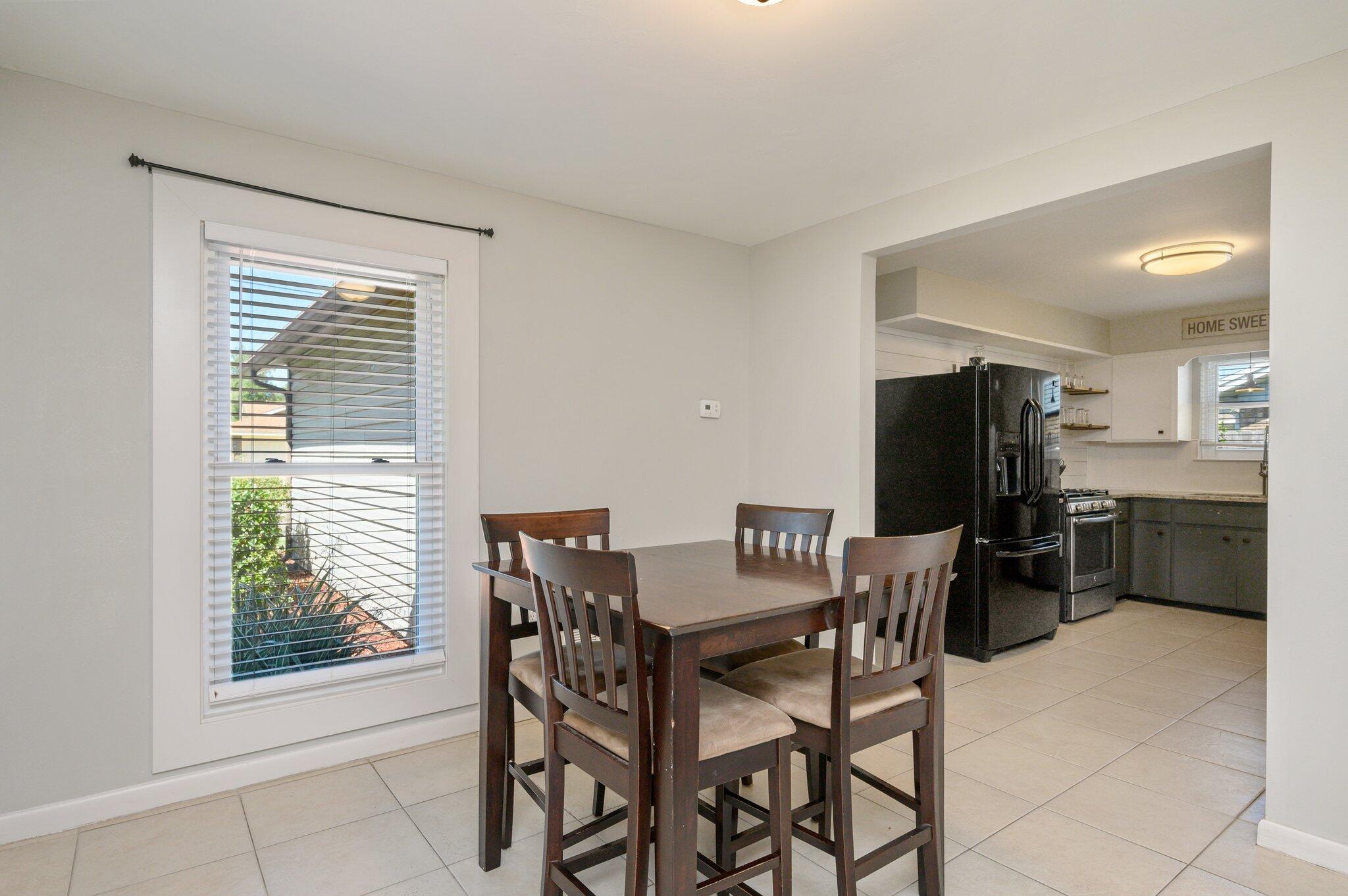 MARY ESTHER MANOR - Residential