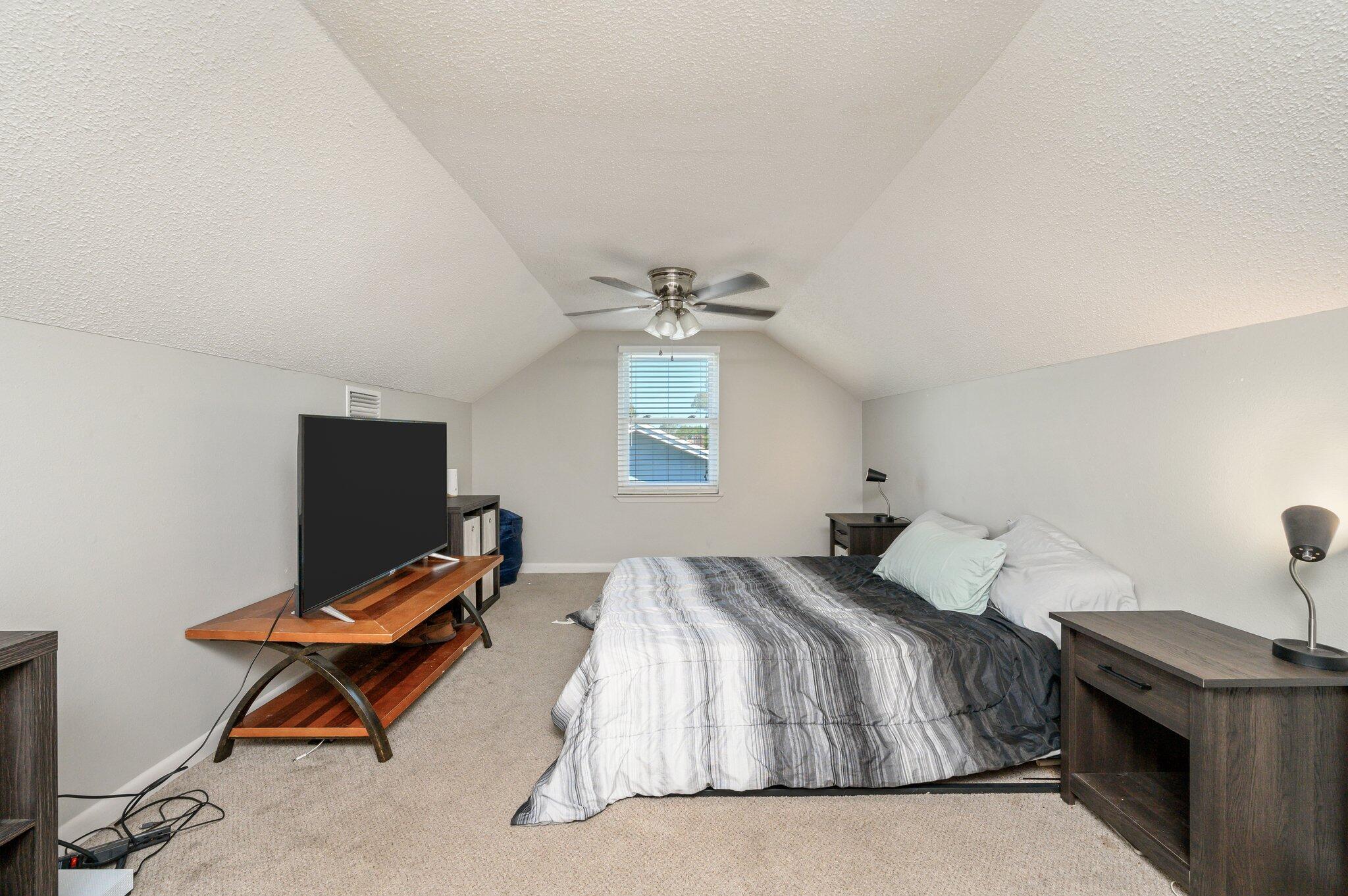 MARY ESTHER MANOR - Residential