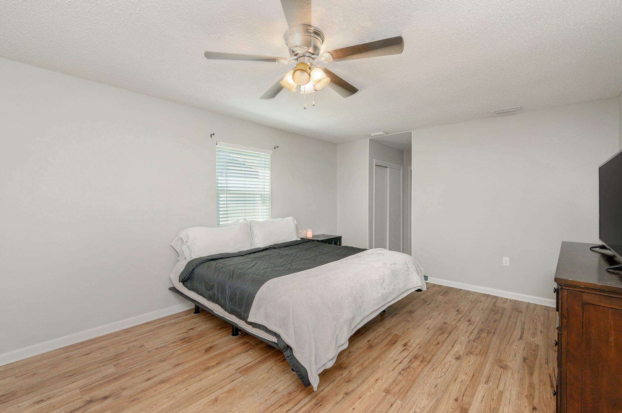 MARY ESTHER MANOR - Residential