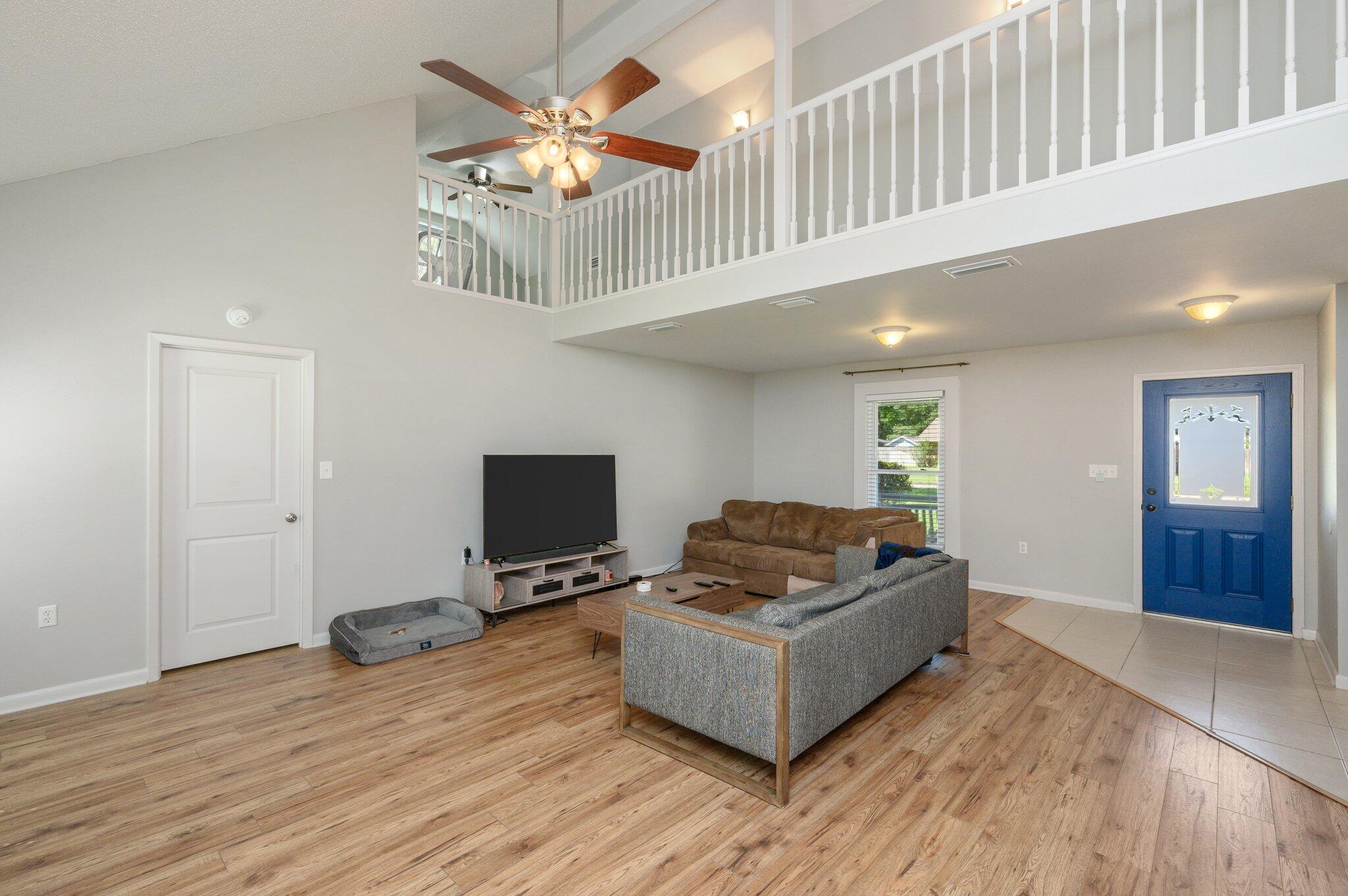 MARY ESTHER MANOR - Residential