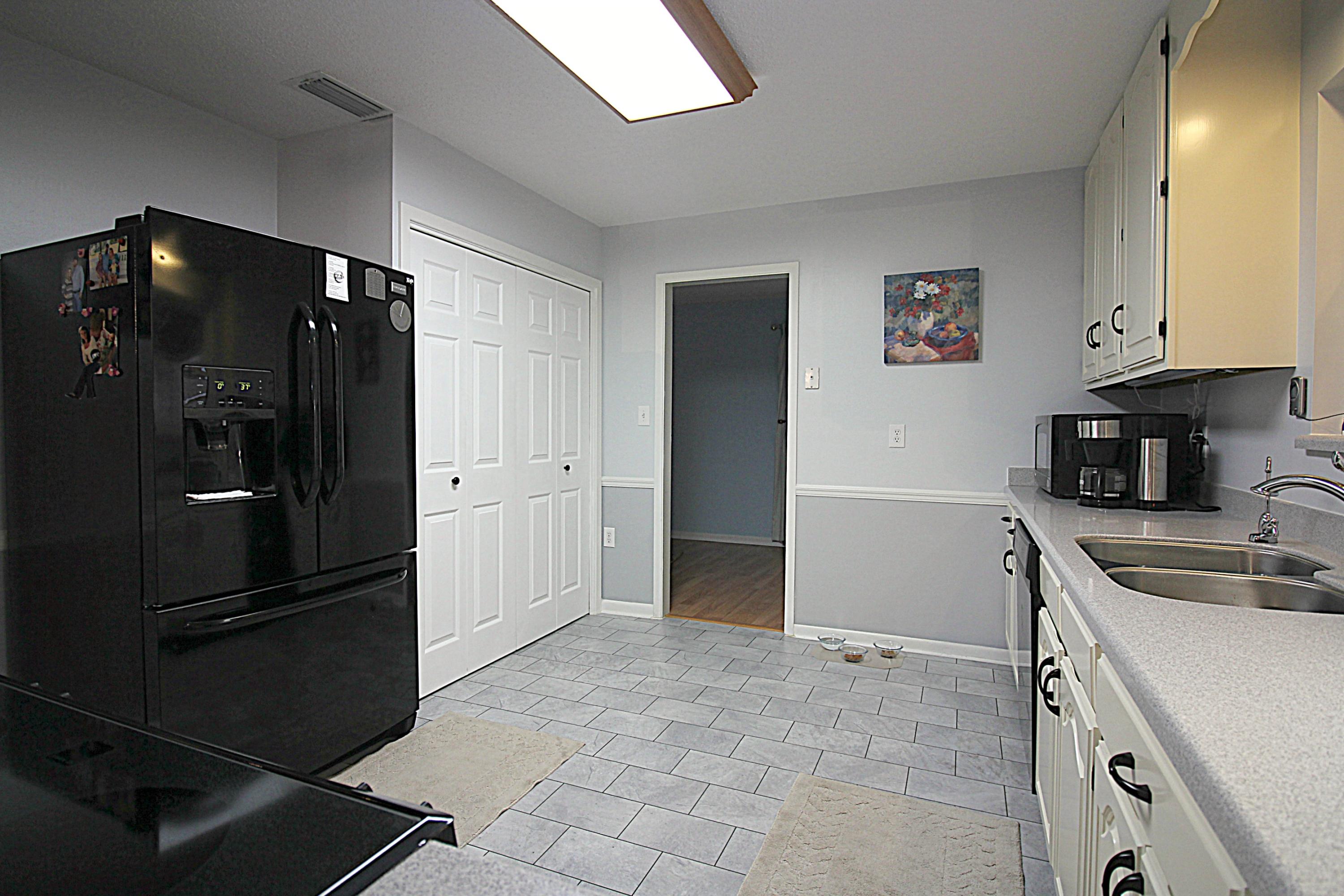 LAKE LORRAINE ESTATES 3 - Residential