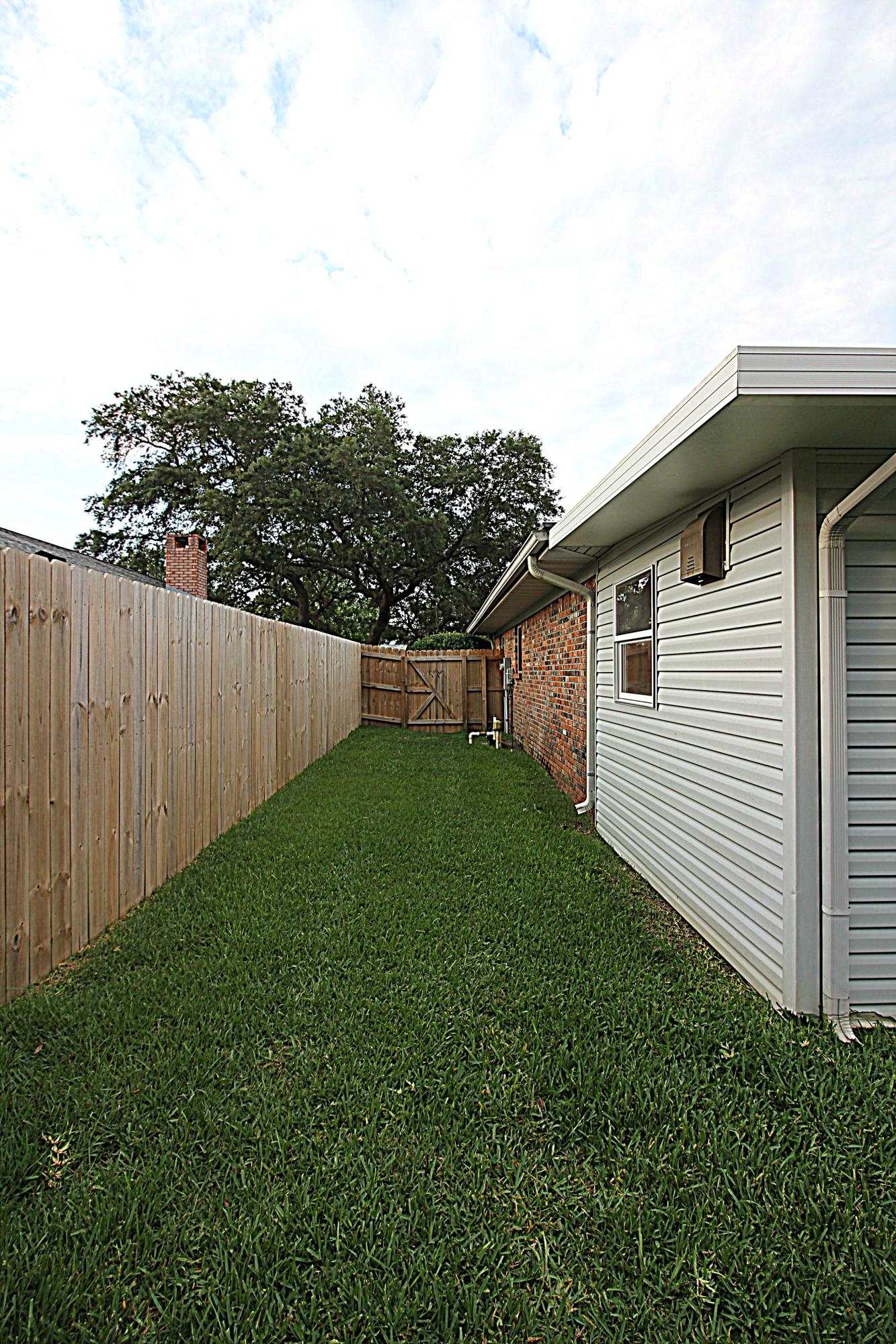 LAKE LORRAINE ESTATES 3 - Residential