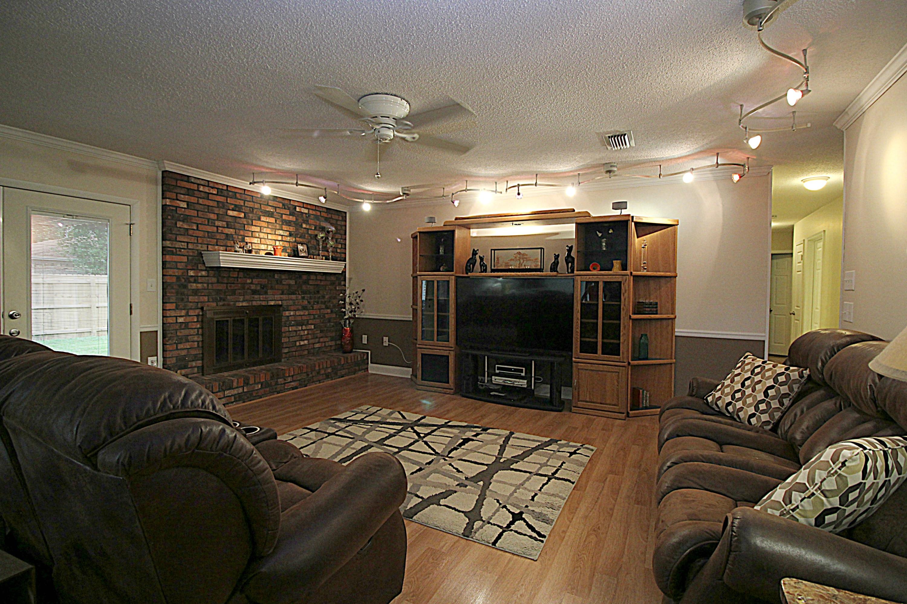 LAKE LORRAINE ESTATES 3 - Residential