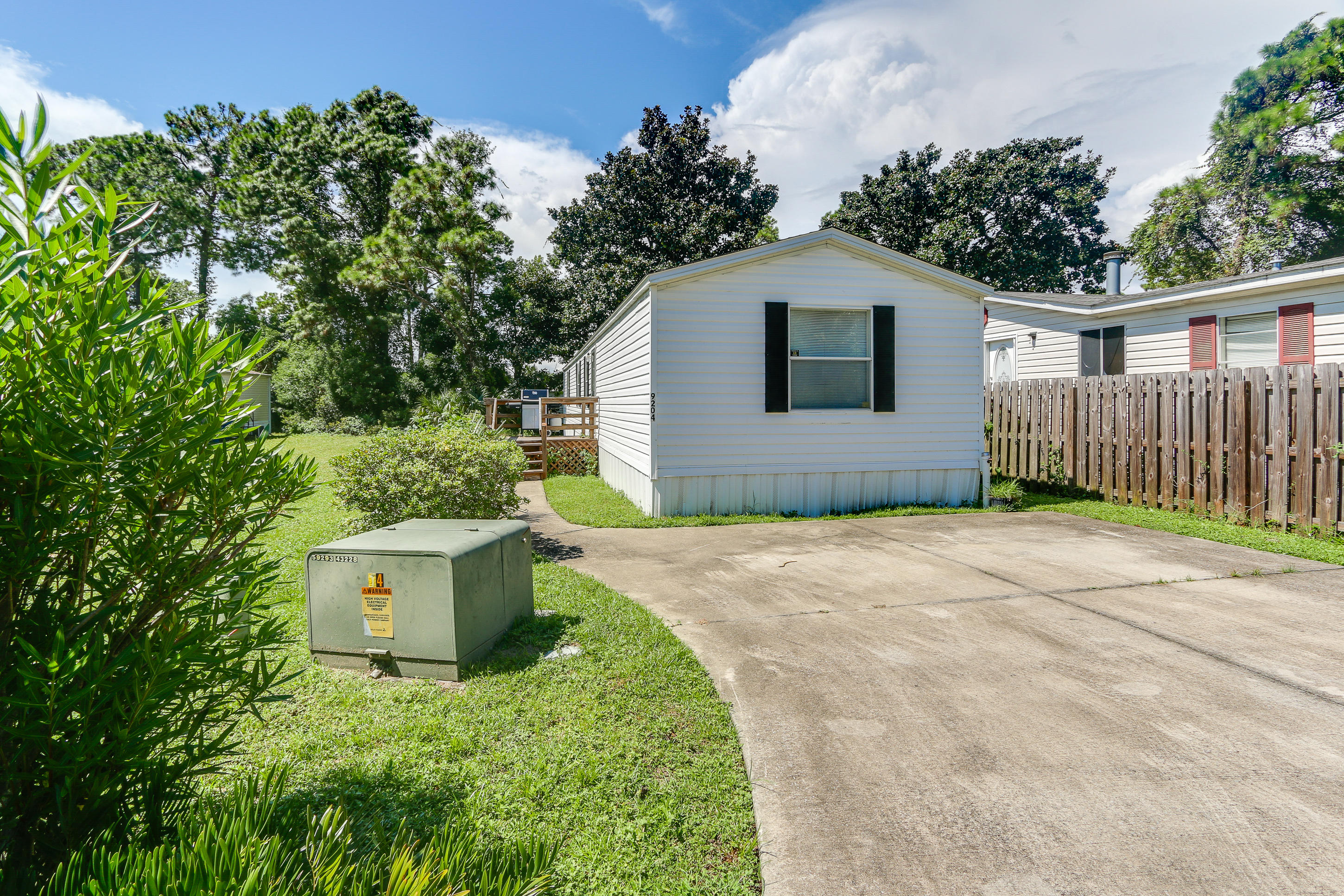 THE PINES - Residential