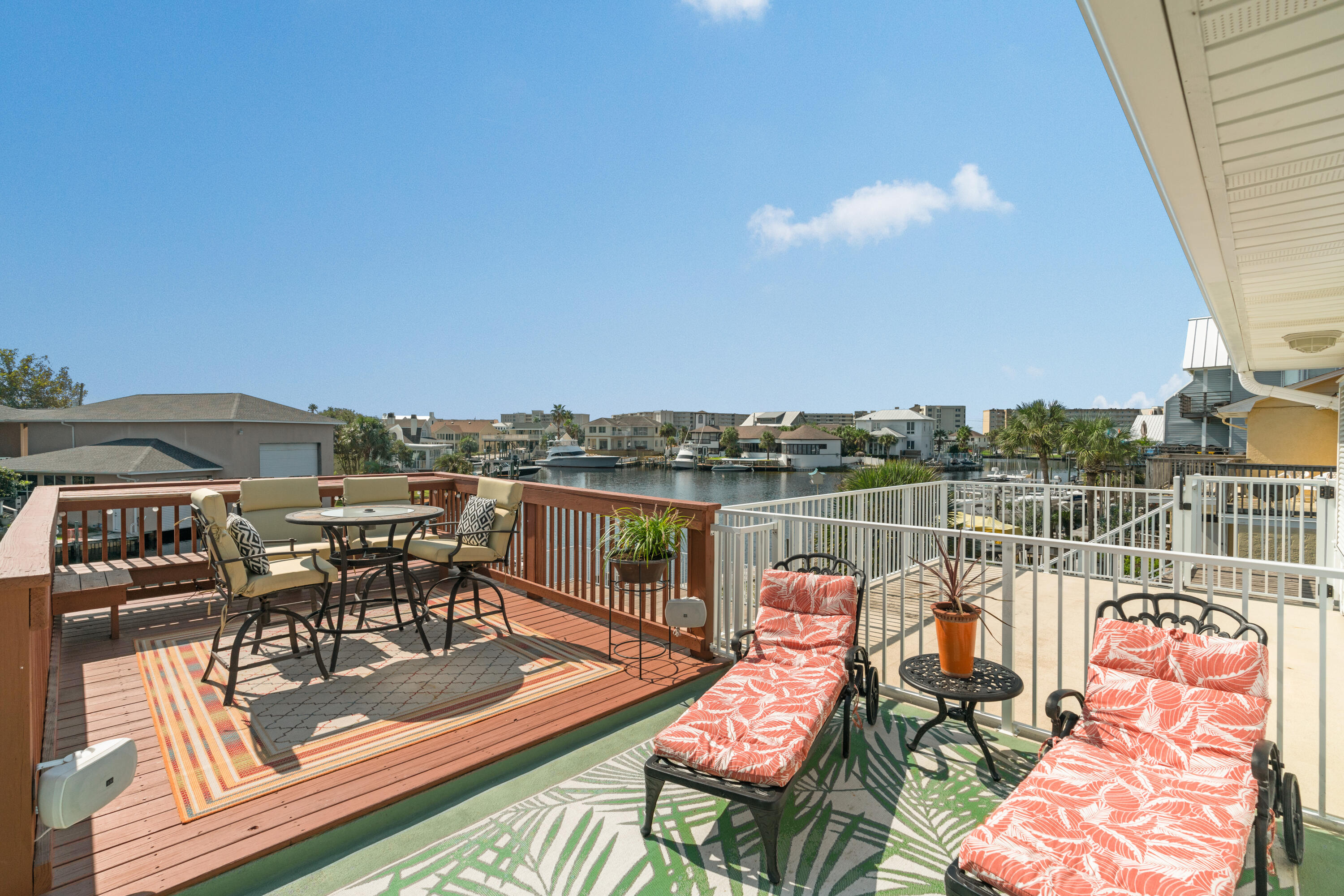 HOLIDAY ISLE - Residential