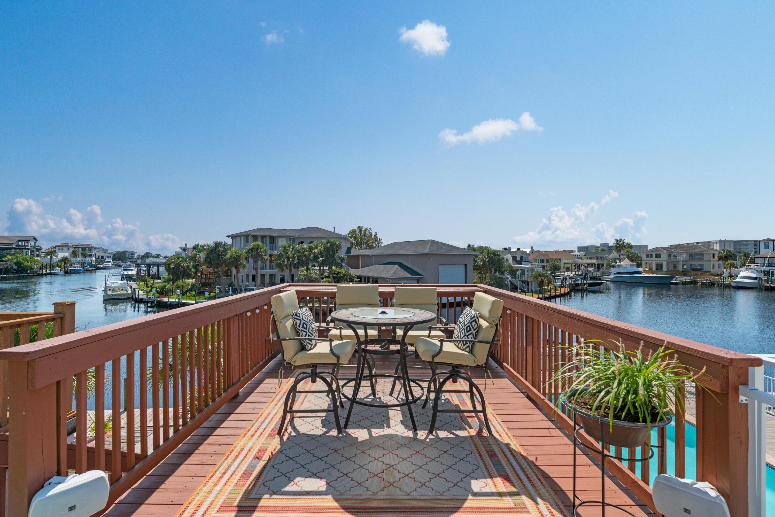 HOLIDAY ISLE - Residential