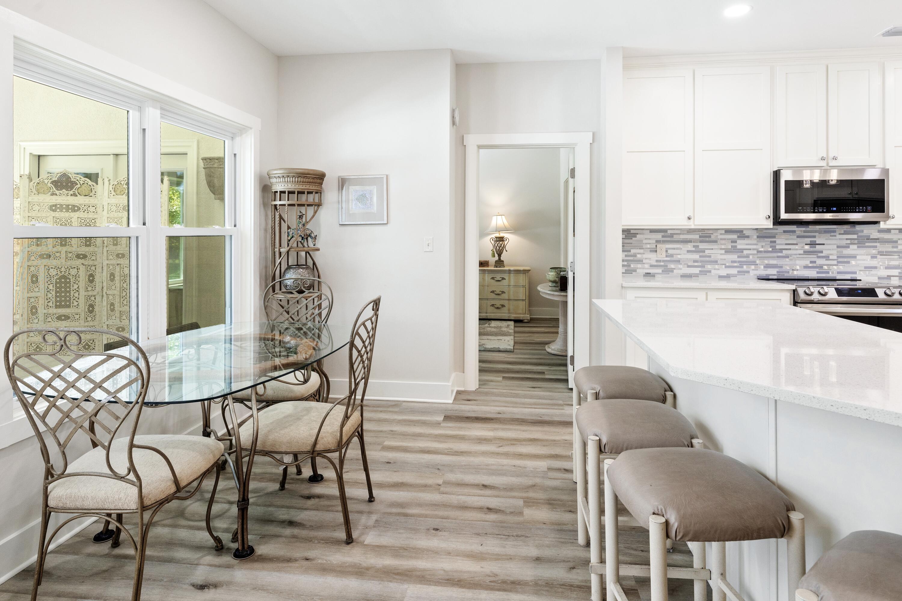 COUNTRY CLUB HILLS PH 1 - Residential
