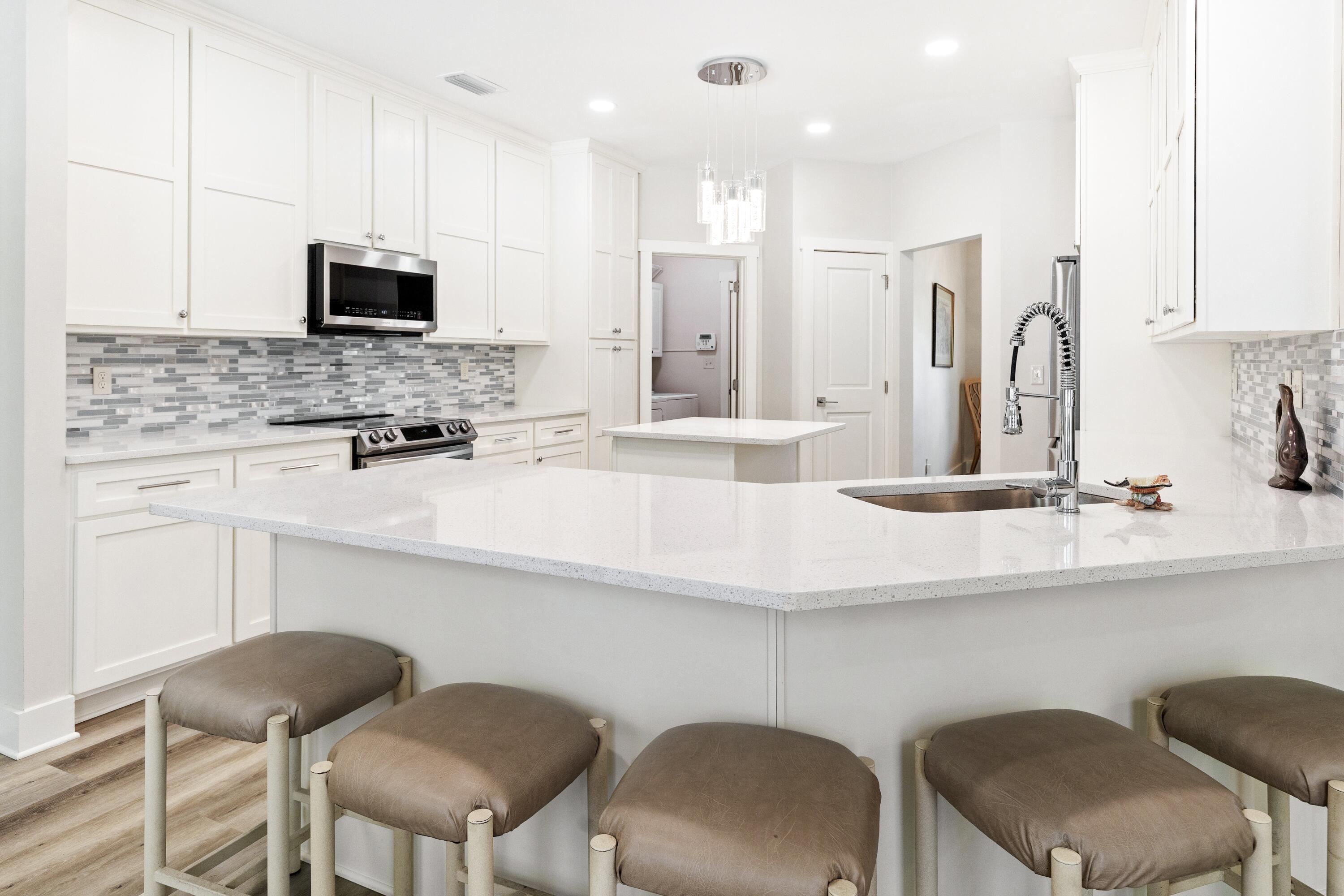 COUNTRY CLUB HILLS PH 1 - Residential