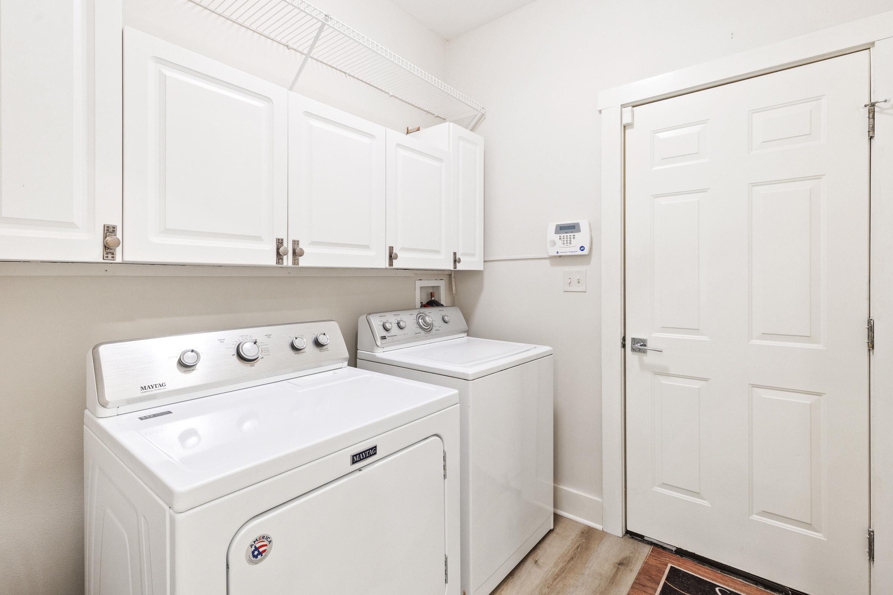 COUNTRY CLUB HILLS PH 1 - Residential