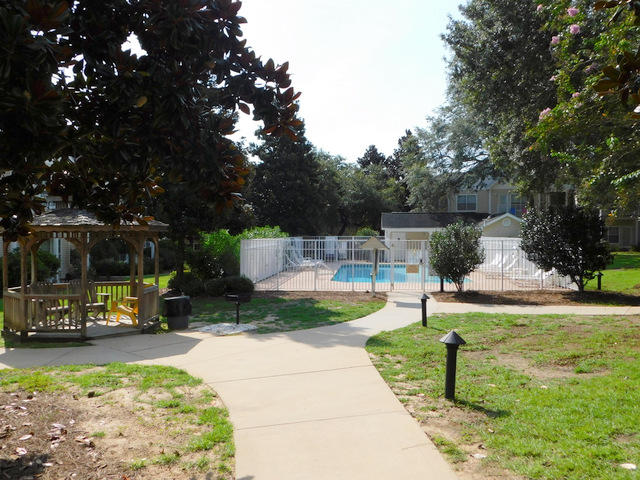 THE OAKS AT NICEVILLE - Residential