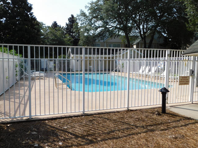 THE OAKS AT NICEVILLE - Residential