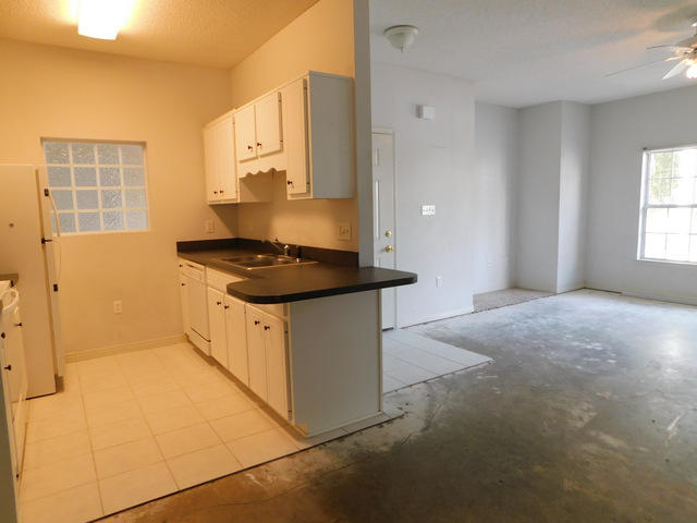 THE OAKS AT NICEVILLE - Residential