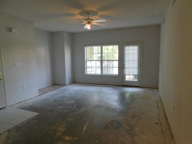 THE OAKS AT NICEVILLE - Residential