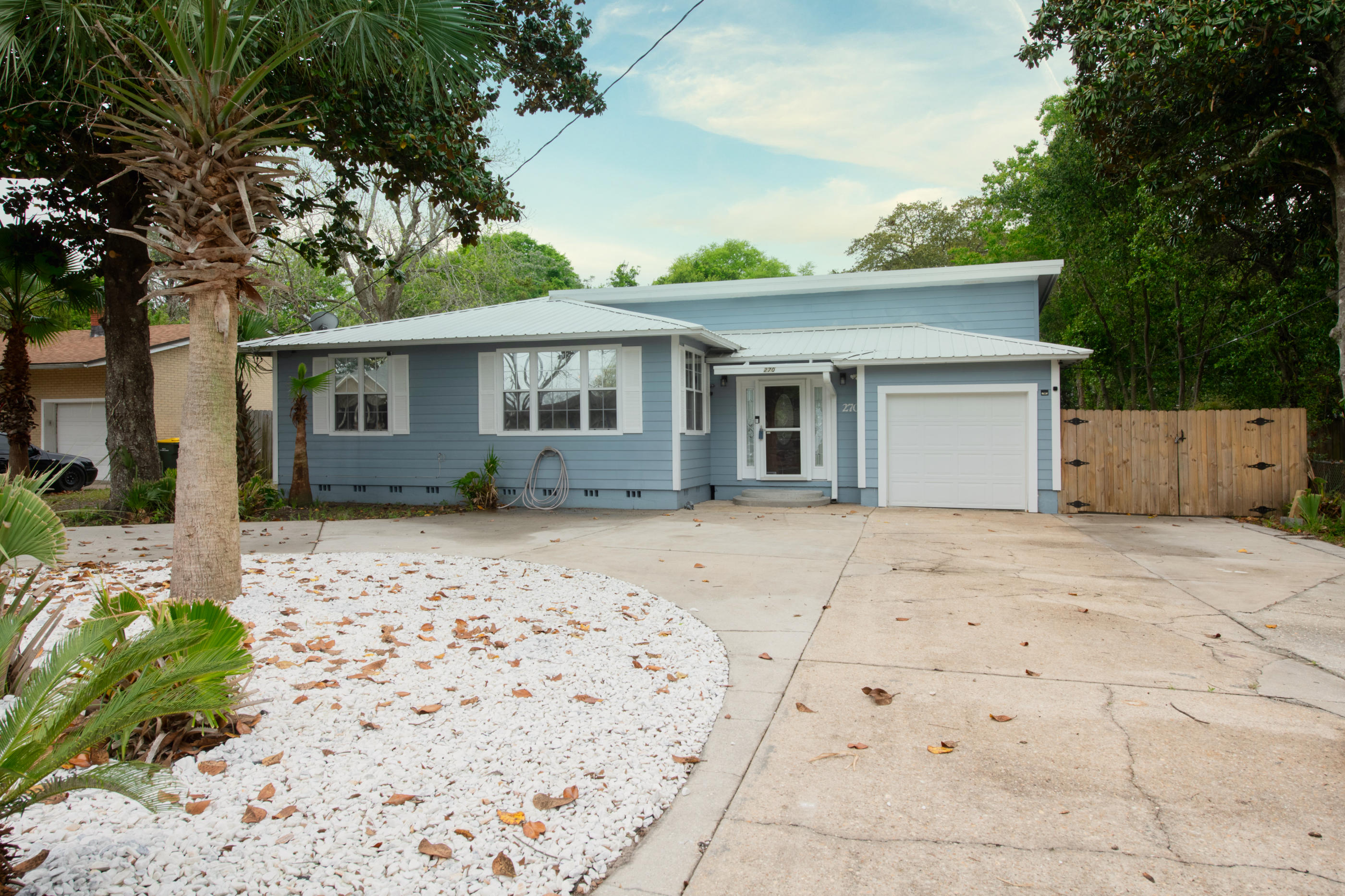 GARNIERS BEACH - Residential