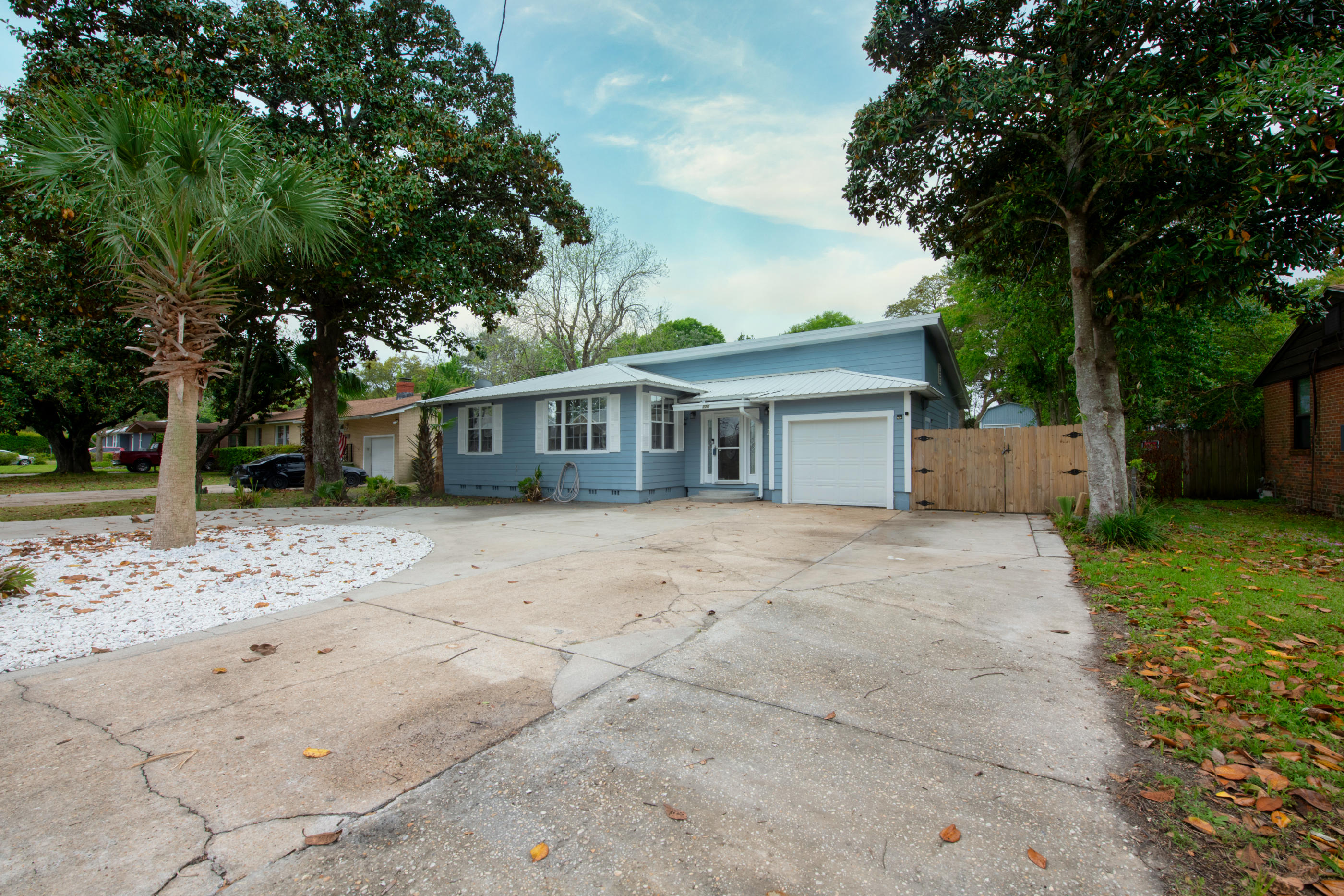 GARNIERS BEACH - Residential