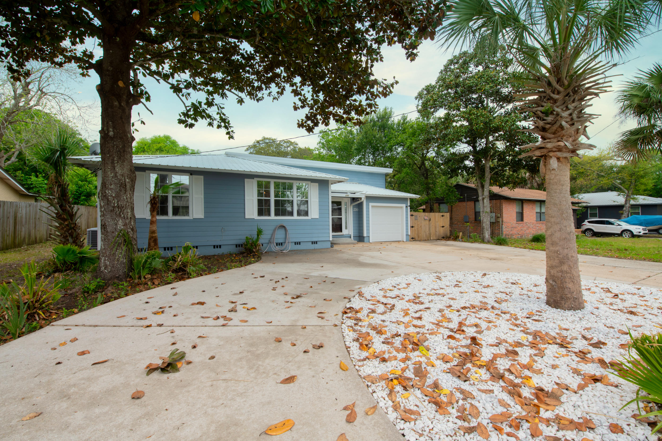 GARNIERS BEACH - Residential