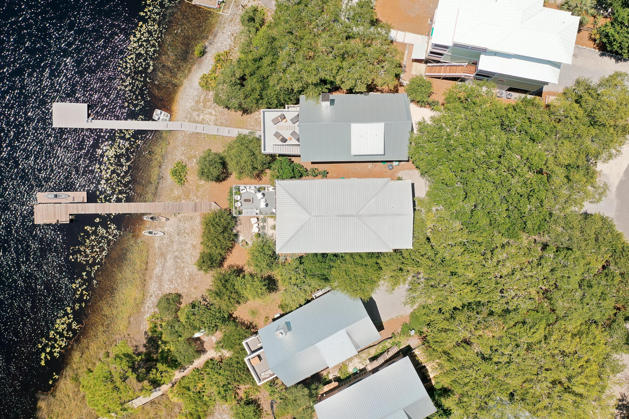 COUNTRY CABINS PH 2 - Residential