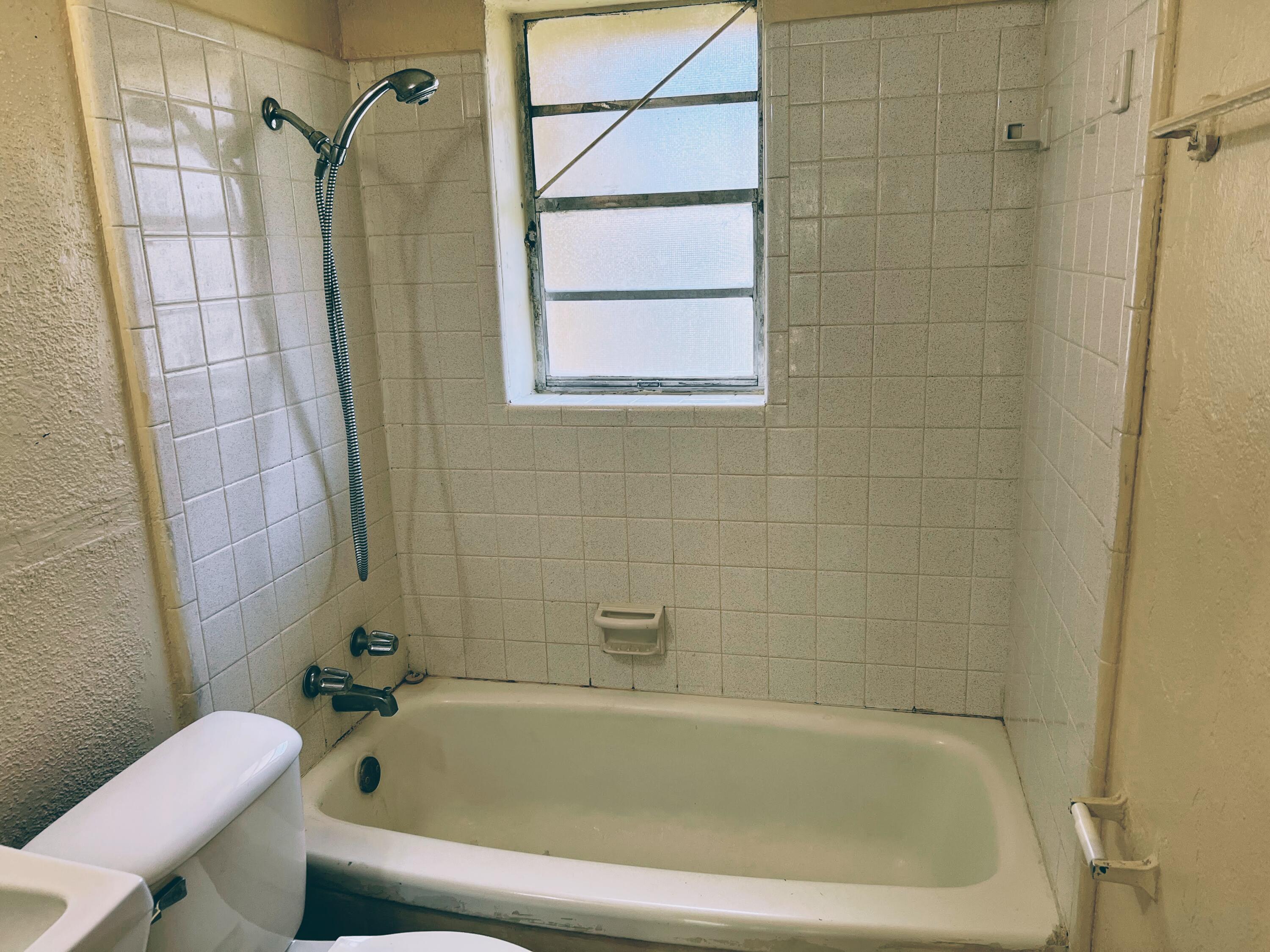 NORTH HILL GARDENS 1ST ADDN - Residential