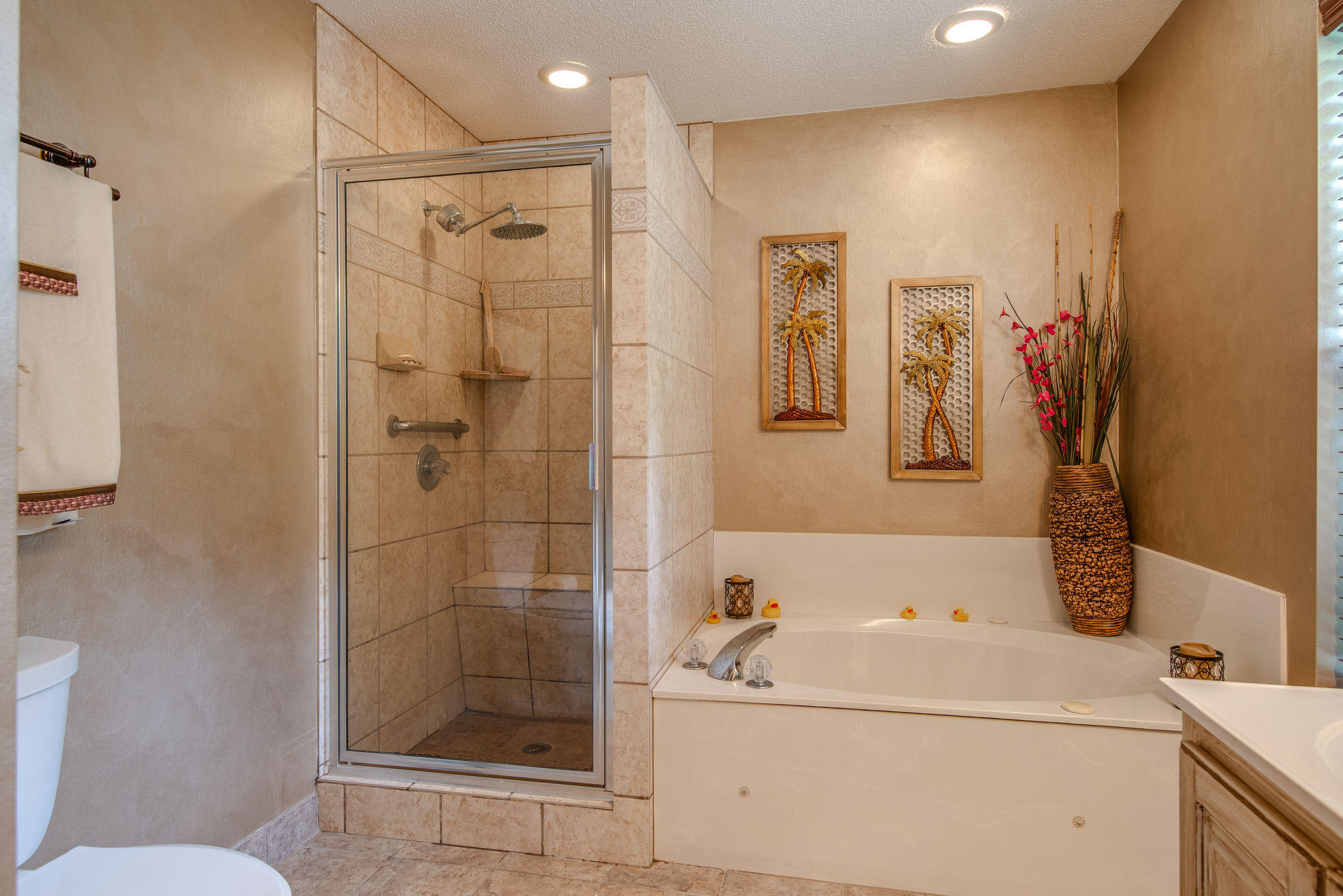 BISCAYNE POINTE - Residential