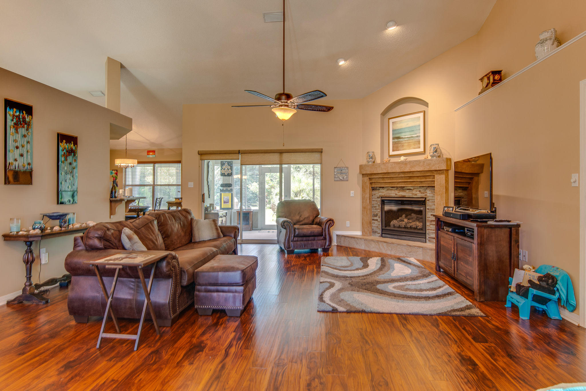 BISCAYNE POINTE - Residential