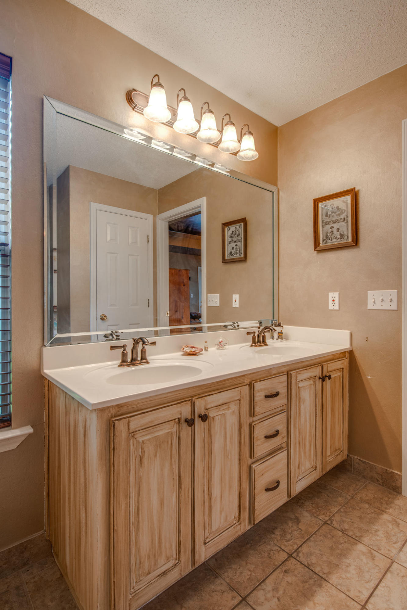 BISCAYNE POINTE - Residential