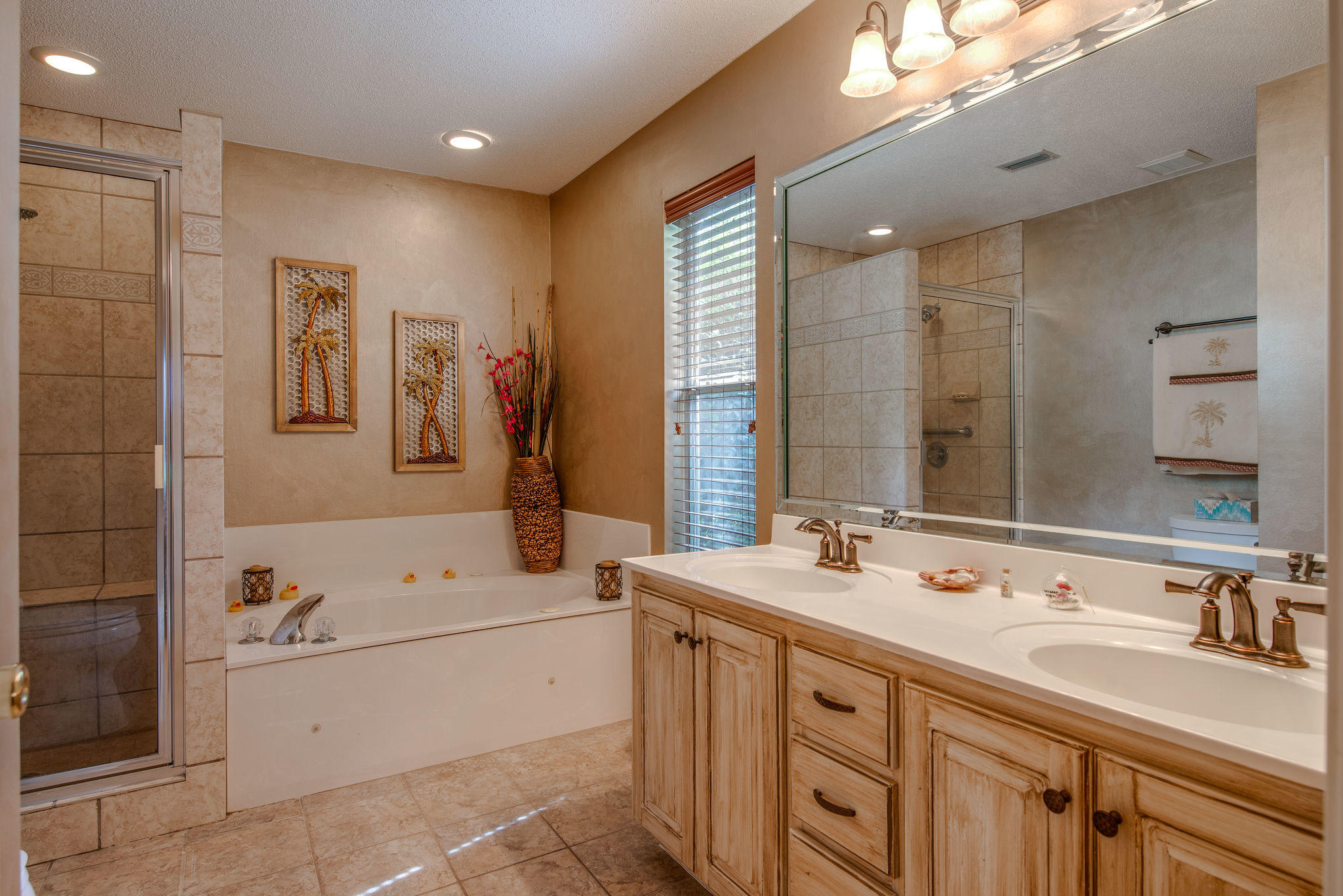 BISCAYNE POINTE - Residential