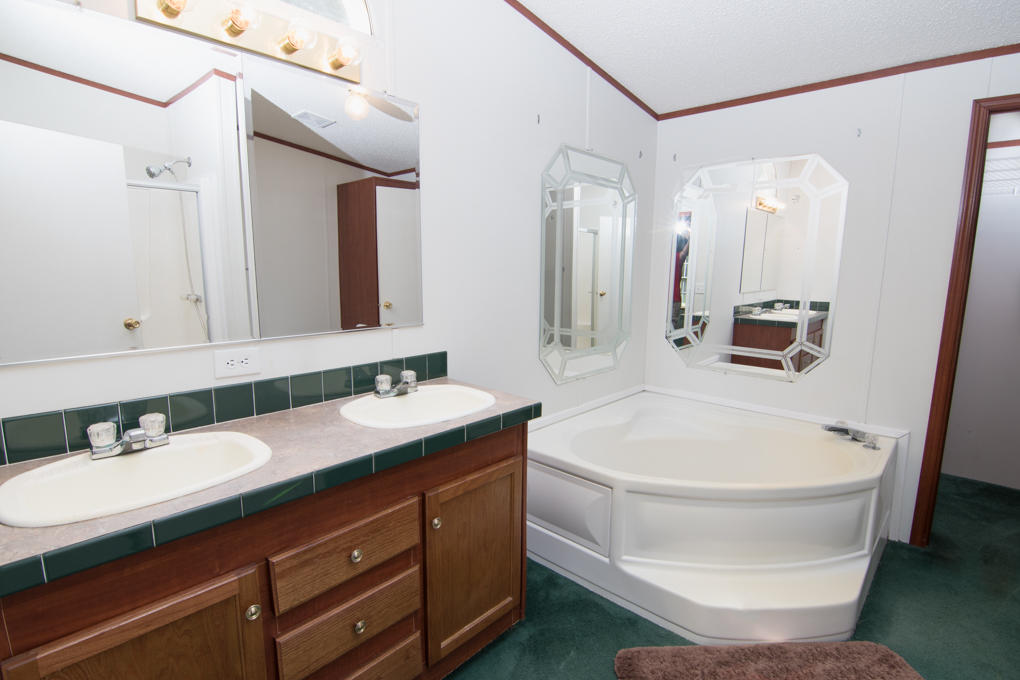 Along the Florida/Alabama Line - Residential