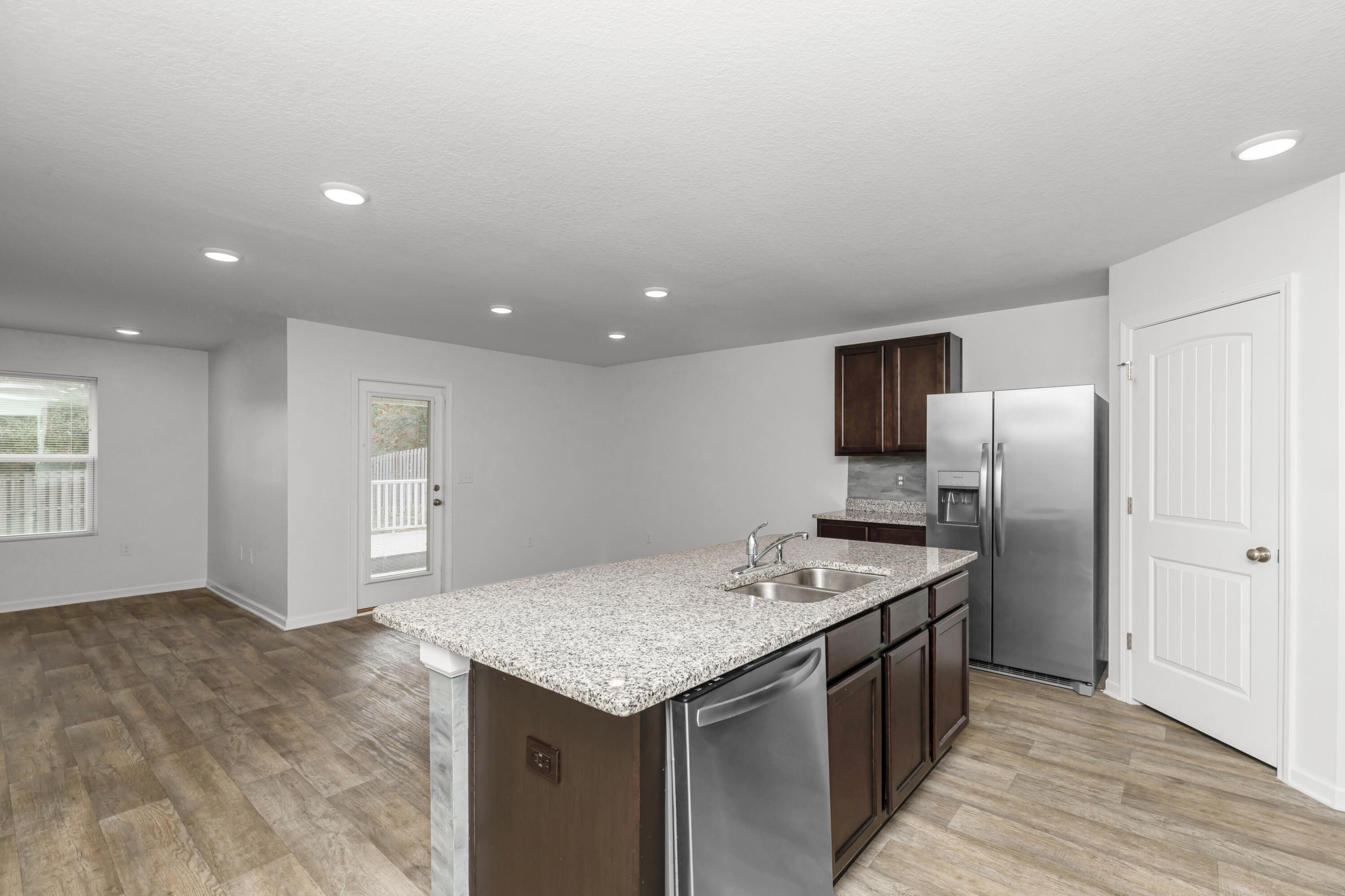 REDSTONE COMMONS - Residential Lease