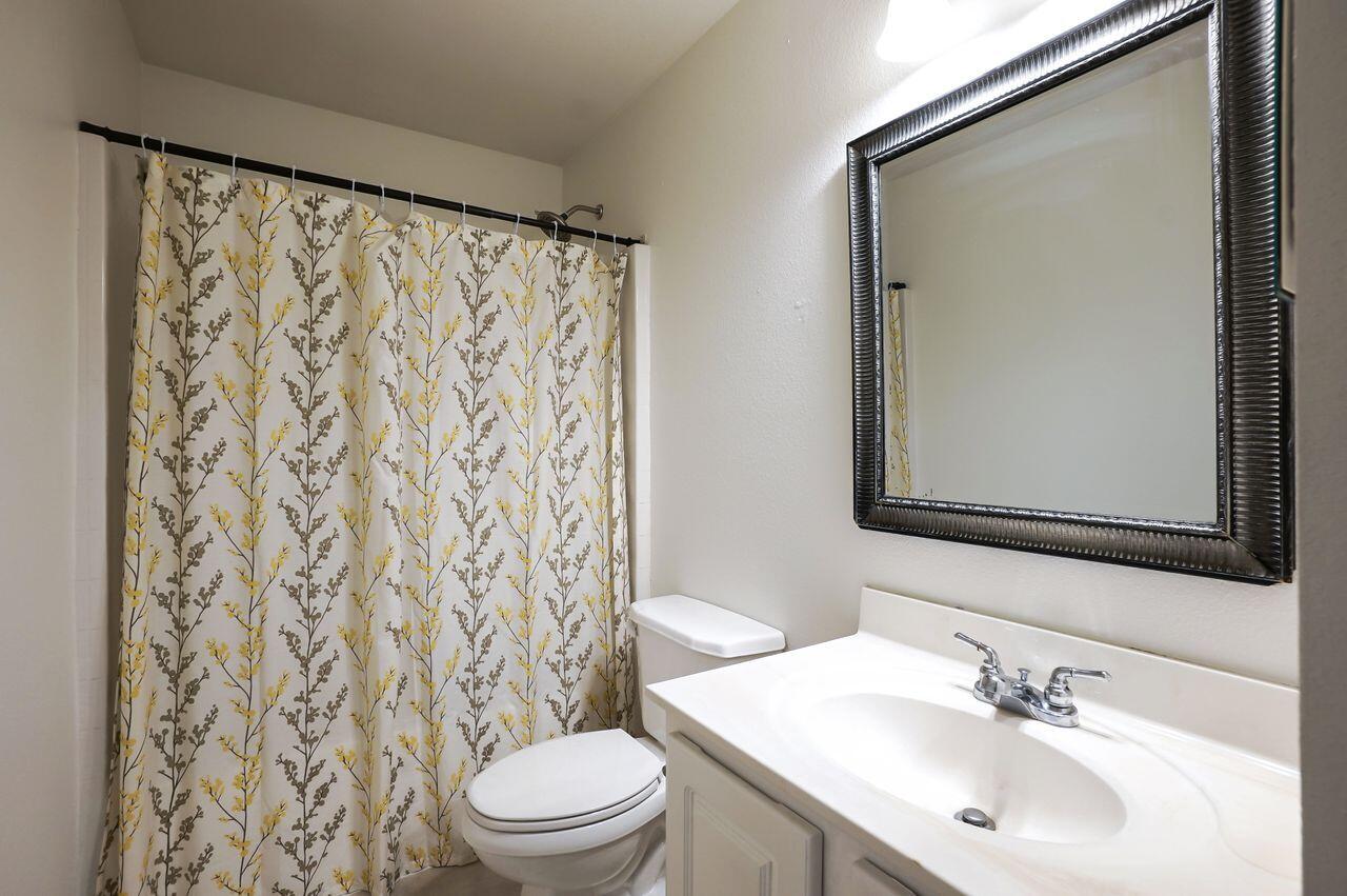 HOLLEY BY THE SEA - Residential