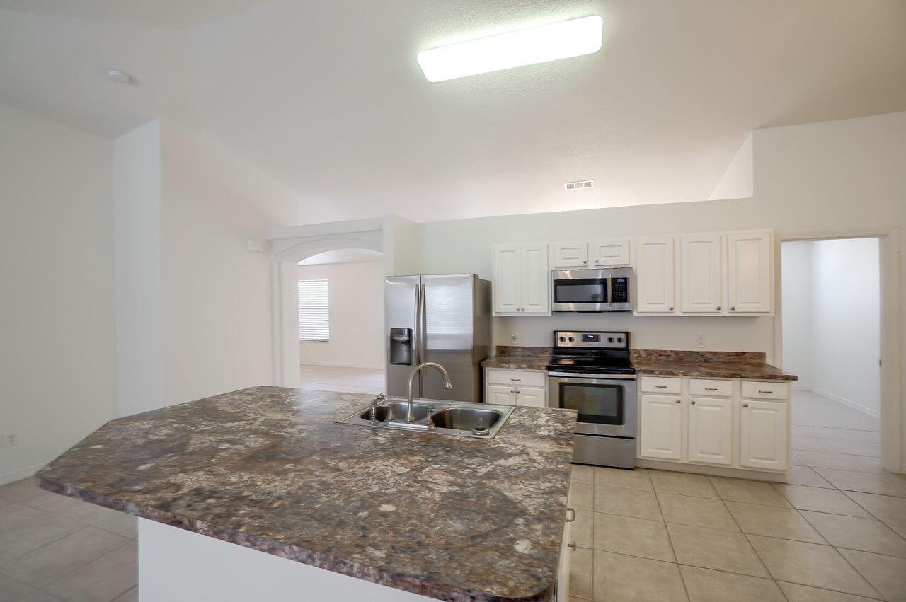 HOLLEY BY THE SEA - Residential