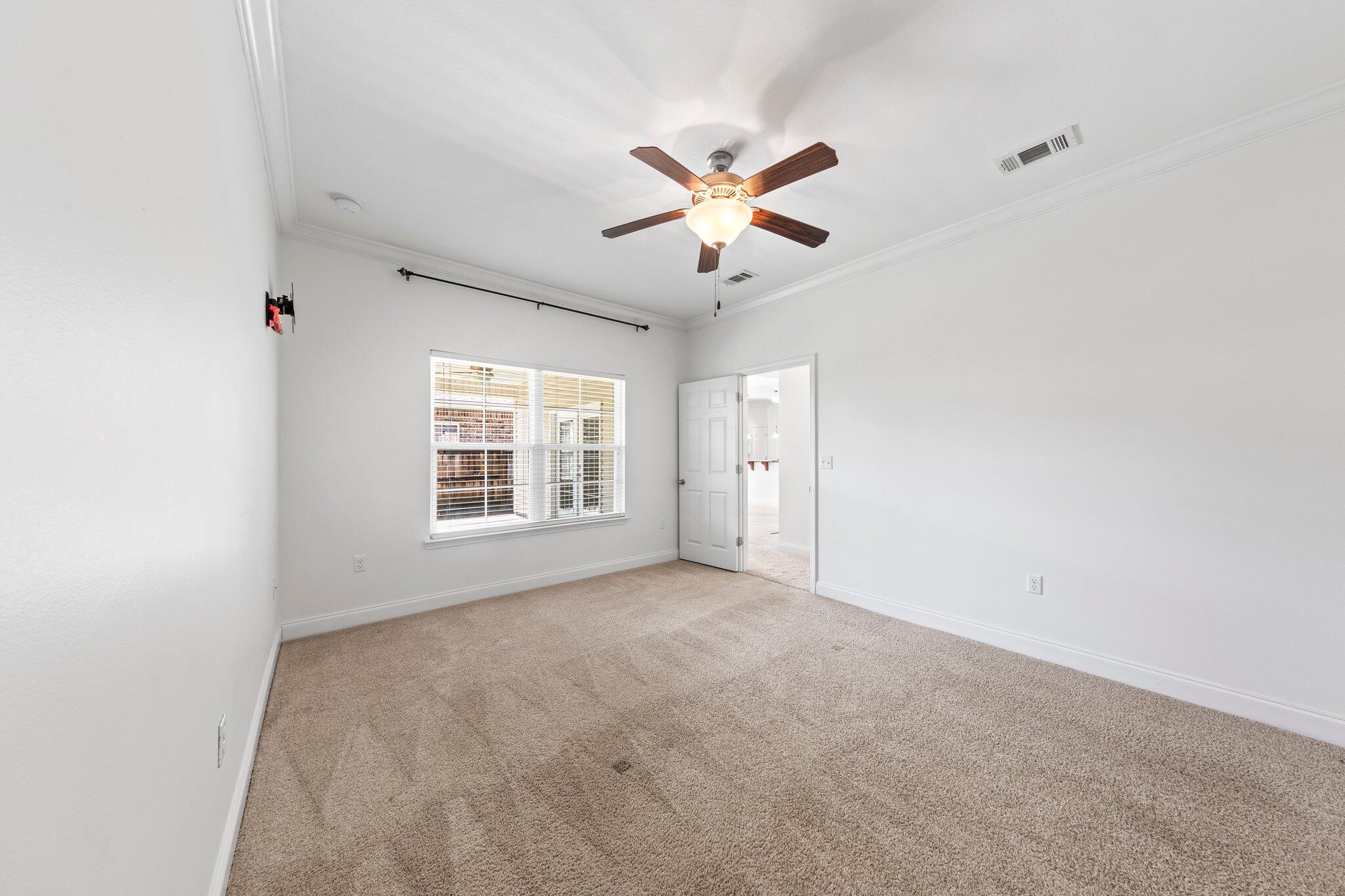 VALPARAISO PINECREST 6 - Residential Lease