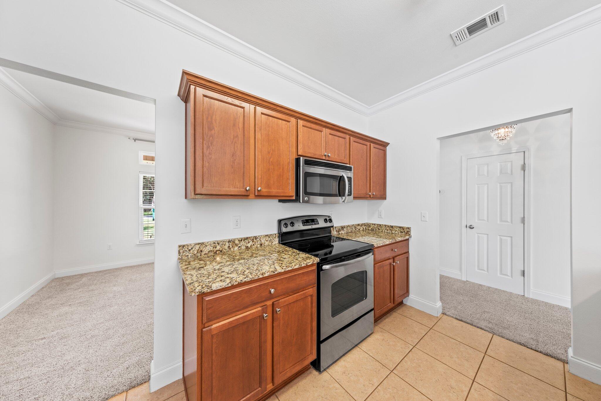 VALPARAISO PINECREST 6 - Residential Lease