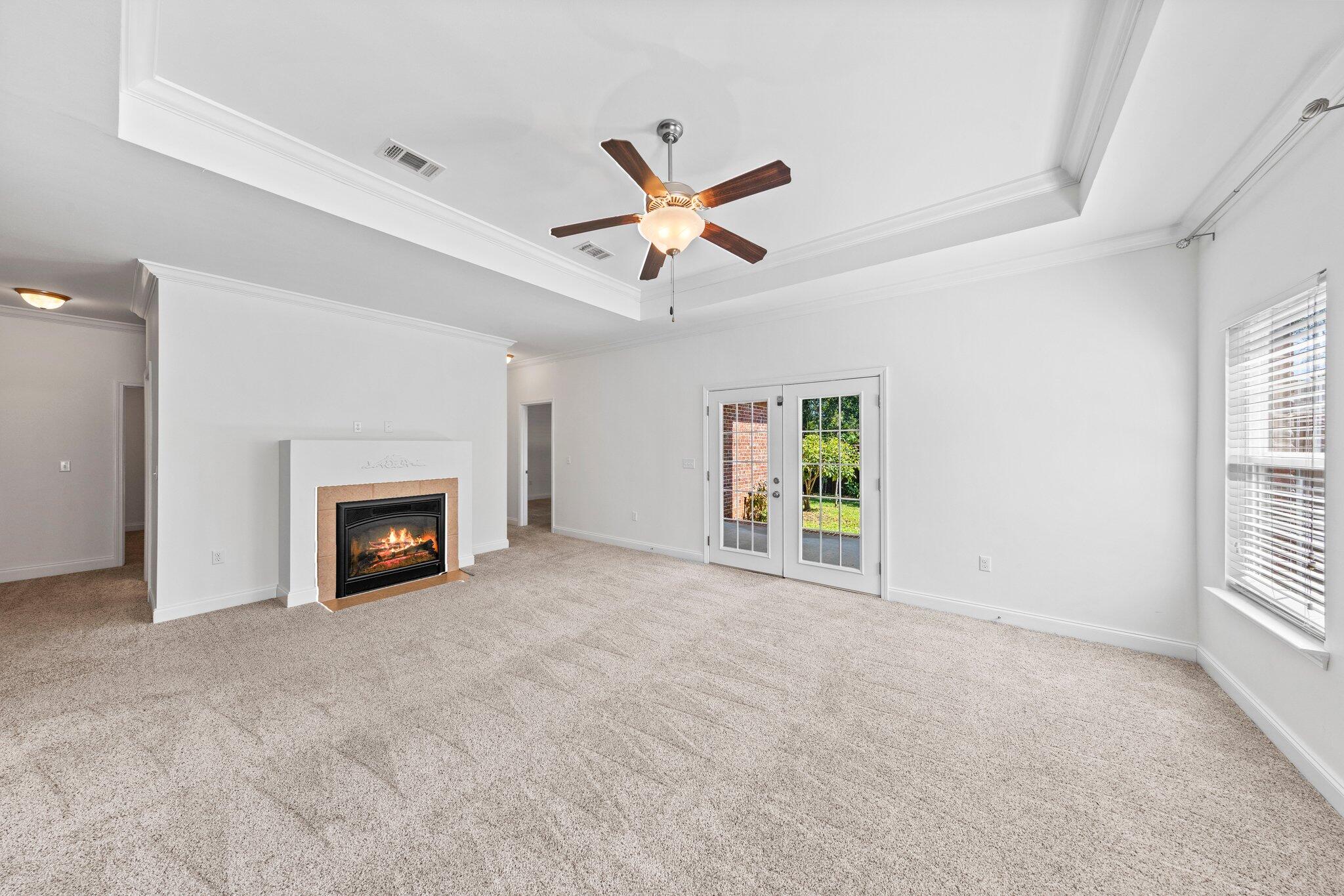 VALPARAISO PINECREST 6 - Residential Lease