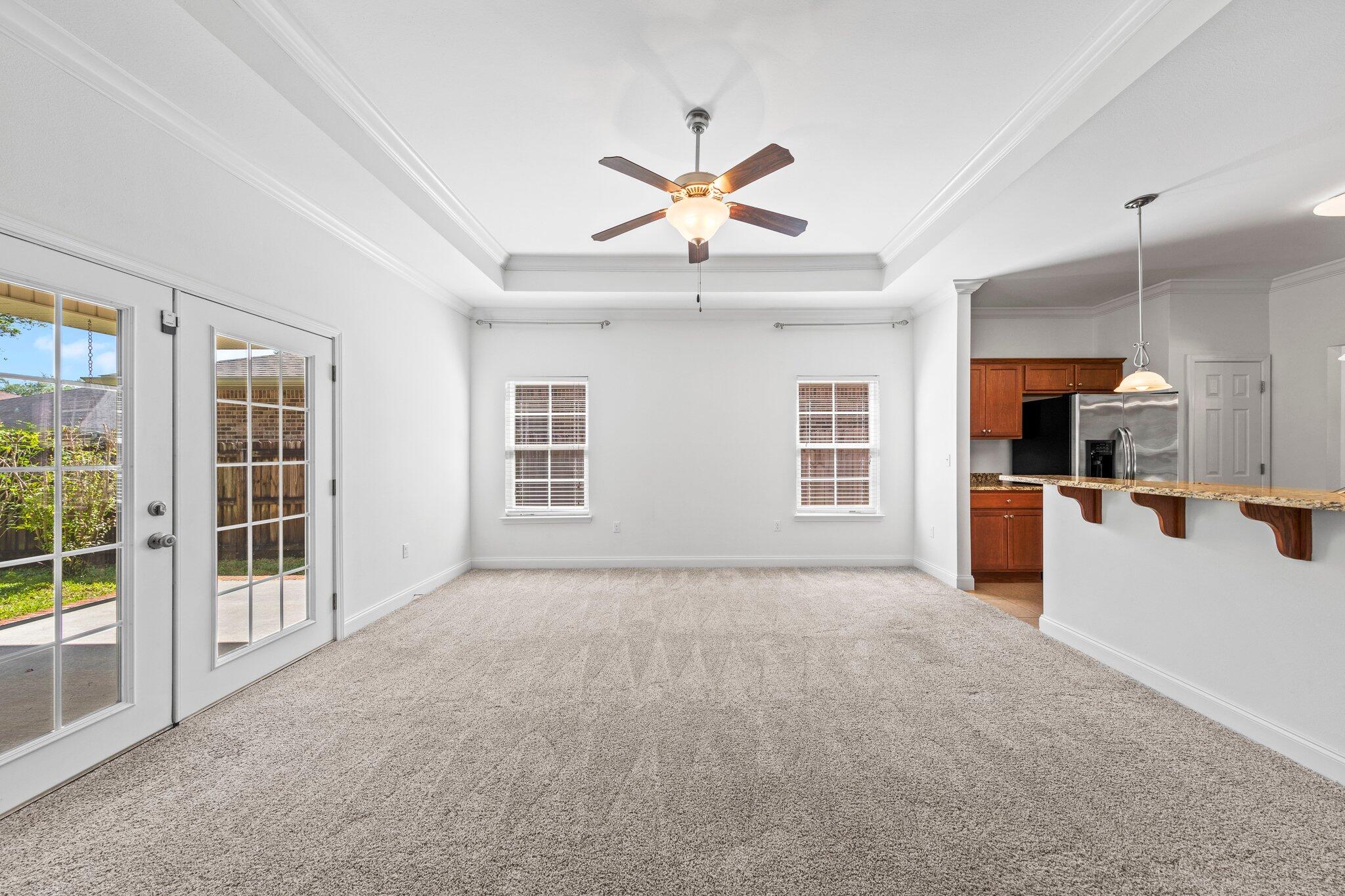 VALPARAISO PINECREST 6 - Residential Lease