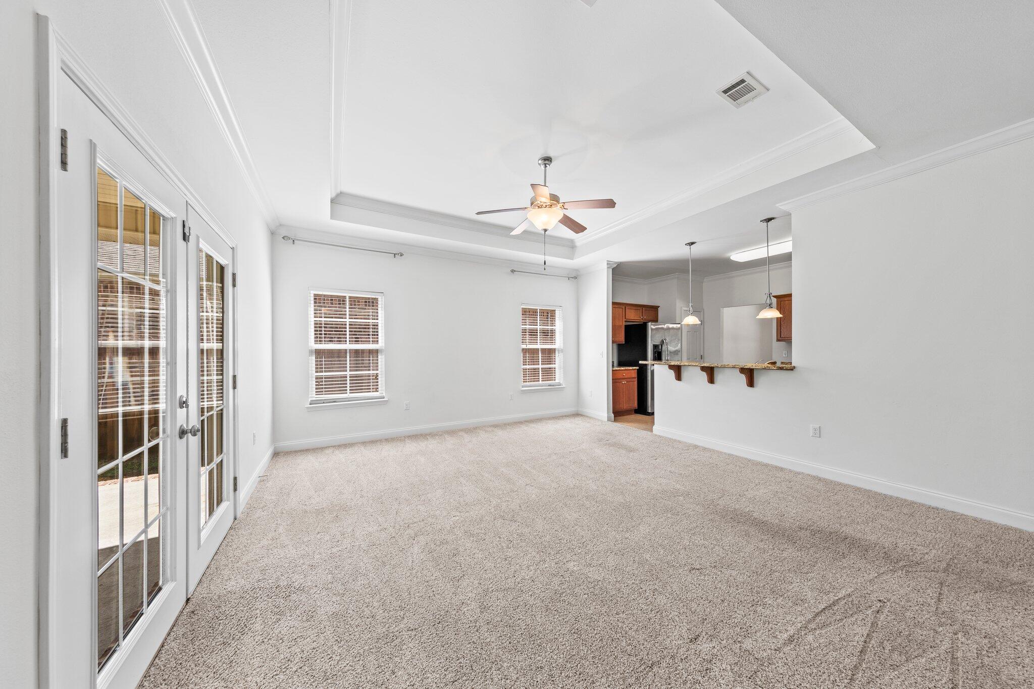 VALPARAISO PINECREST 6 - Residential Lease