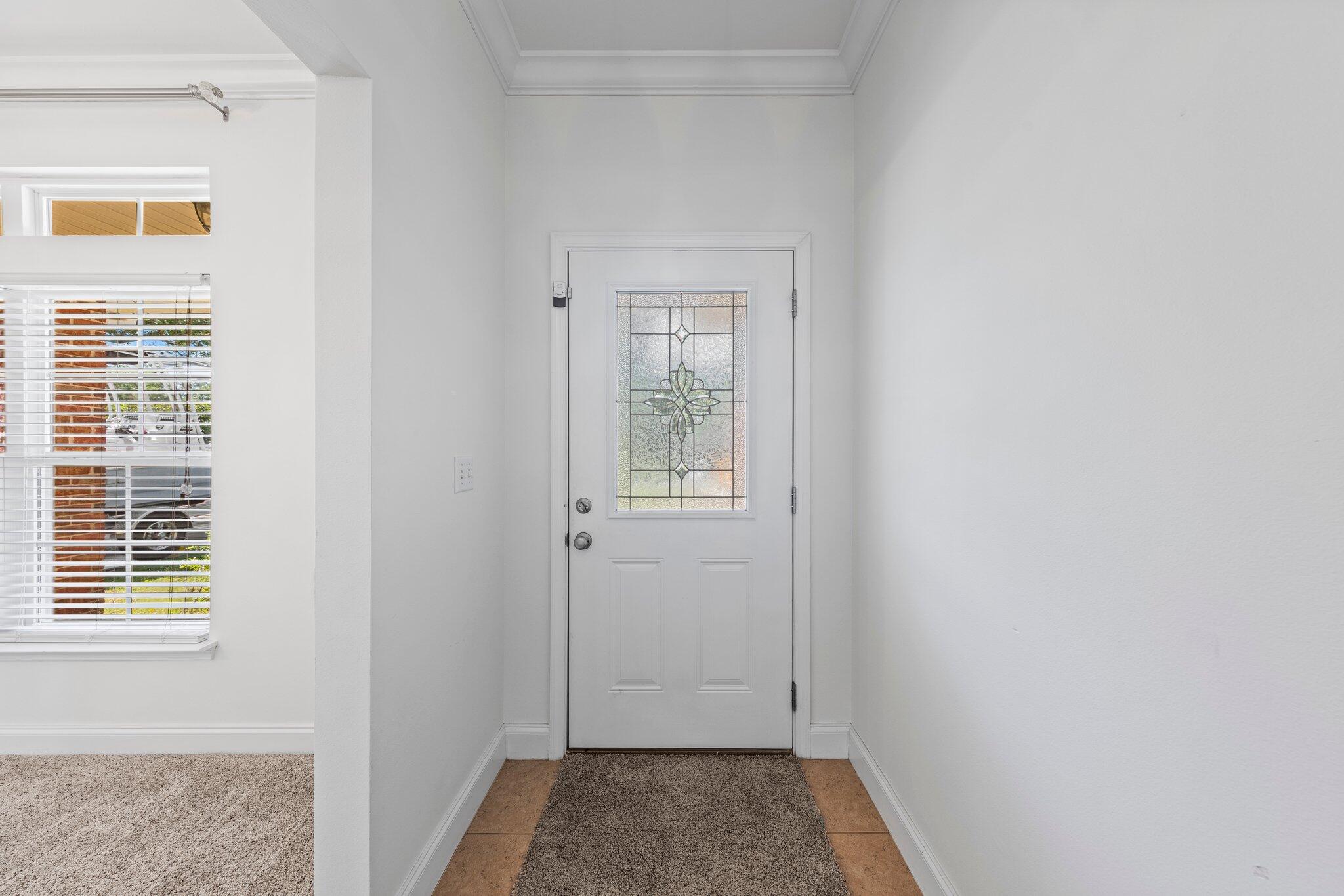 VALPARAISO PINECREST 6 - Residential Lease