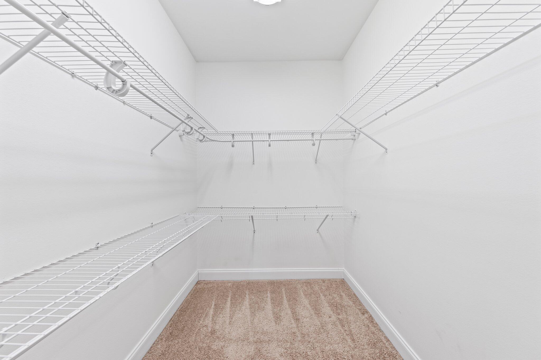 VALPARAISO PINECREST 6 - Residential Lease