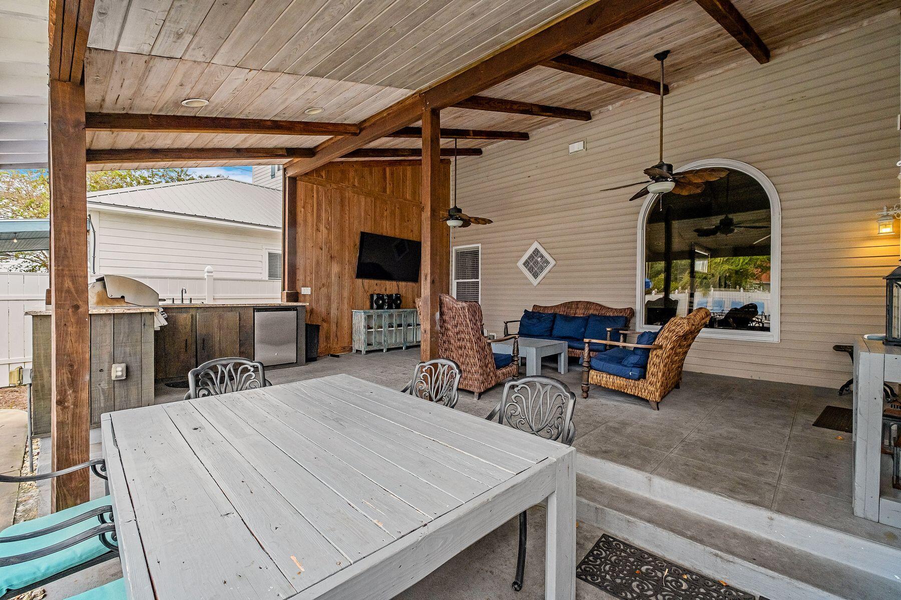 CRYSTAL BEACH - Residential