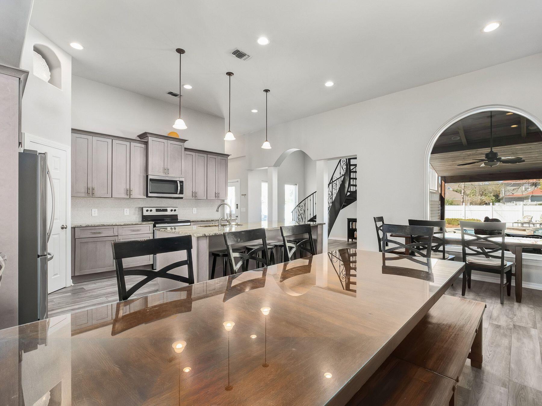 CRYSTAL BEACH - Residential