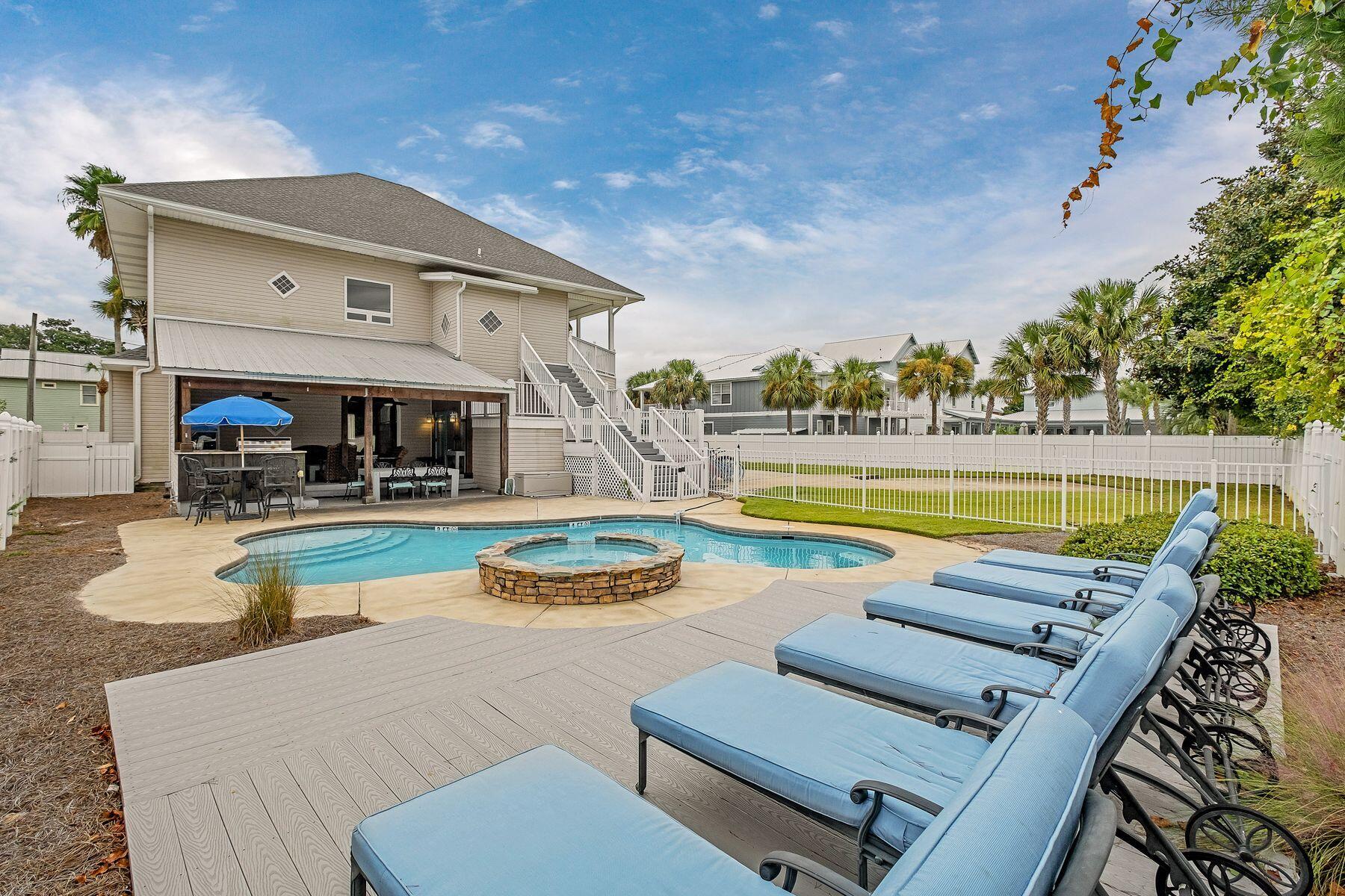 CRYSTAL BEACH - Residential