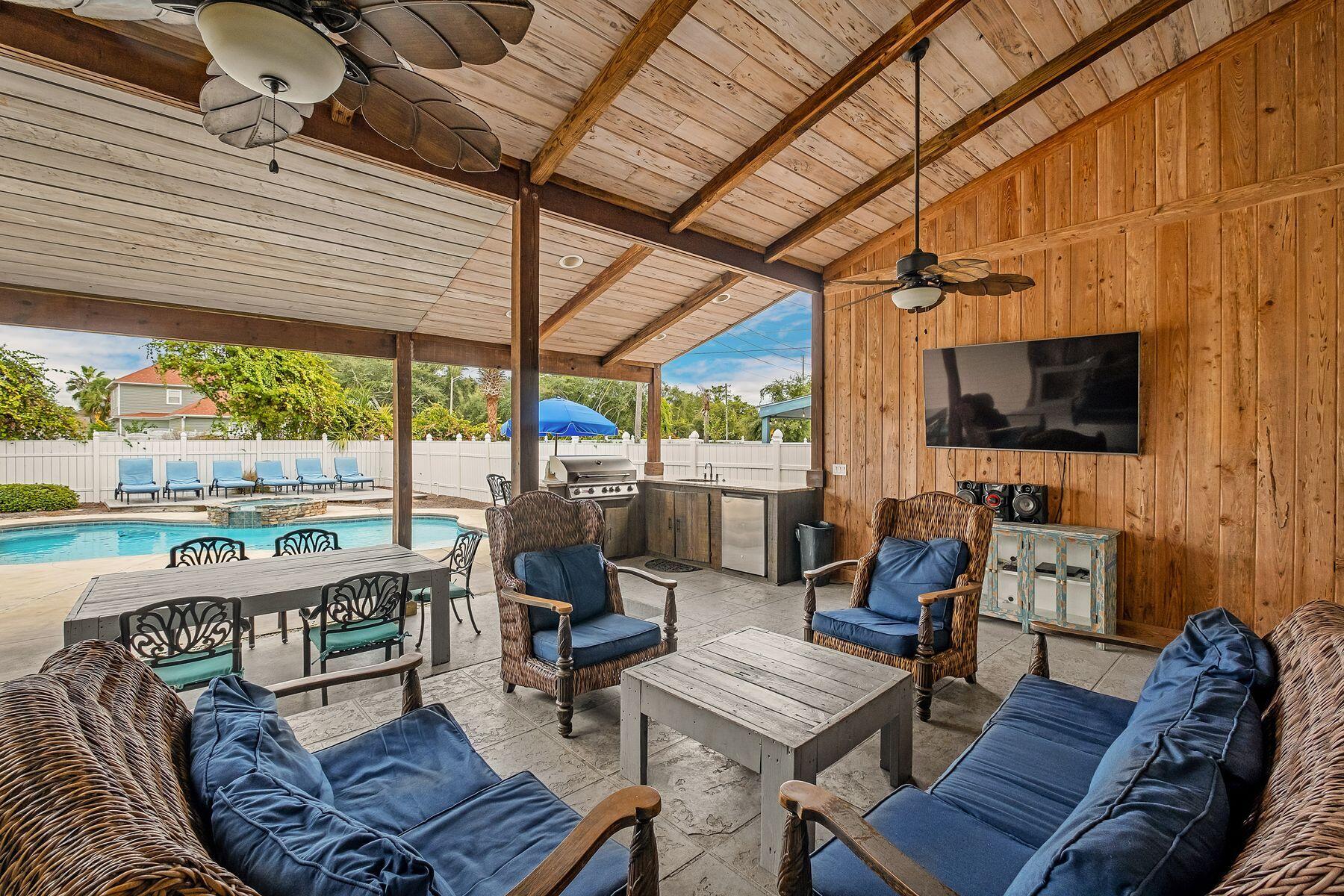 CRYSTAL BEACH - Residential