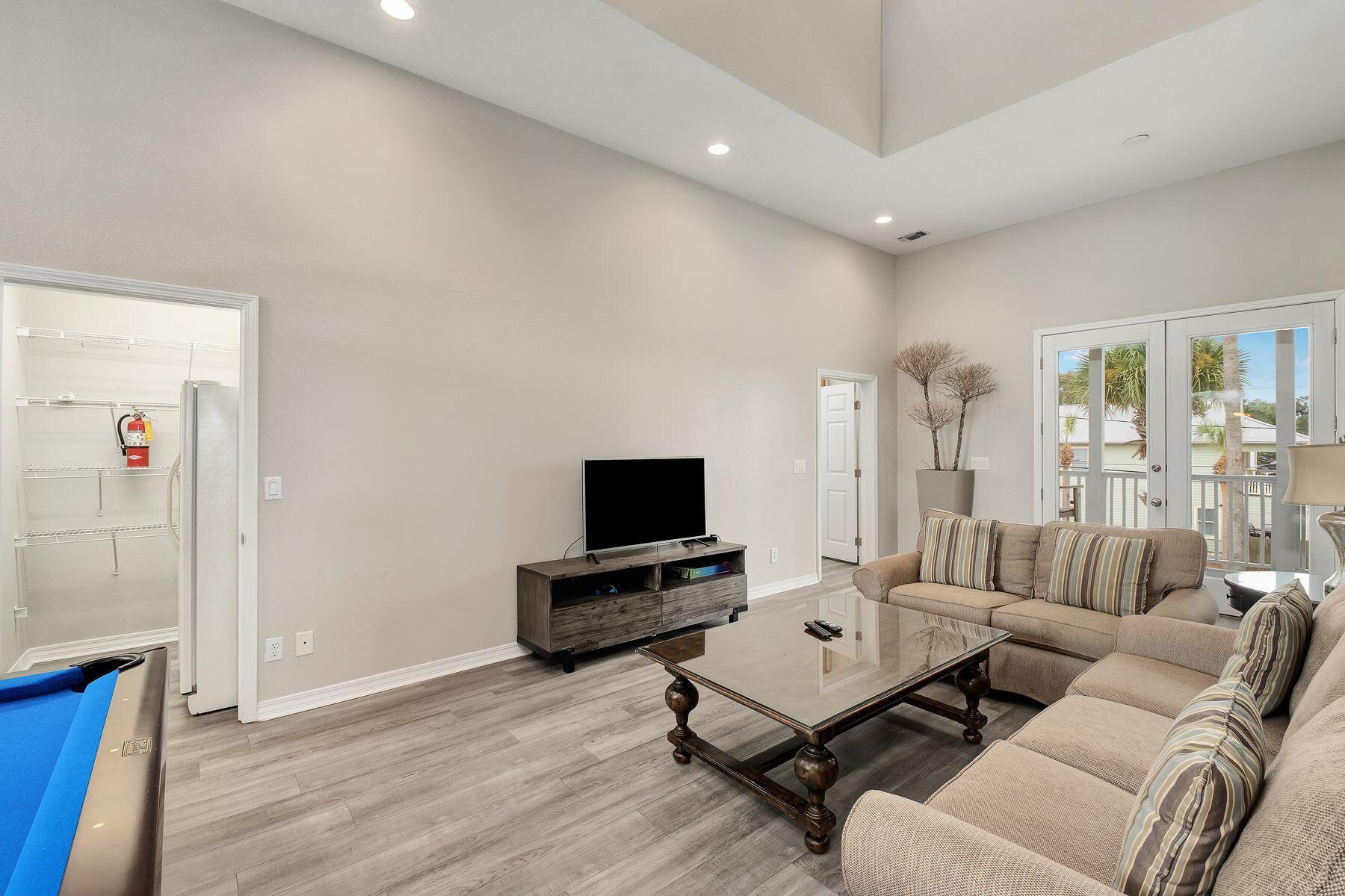 CRYSTAL BEACH - Residential