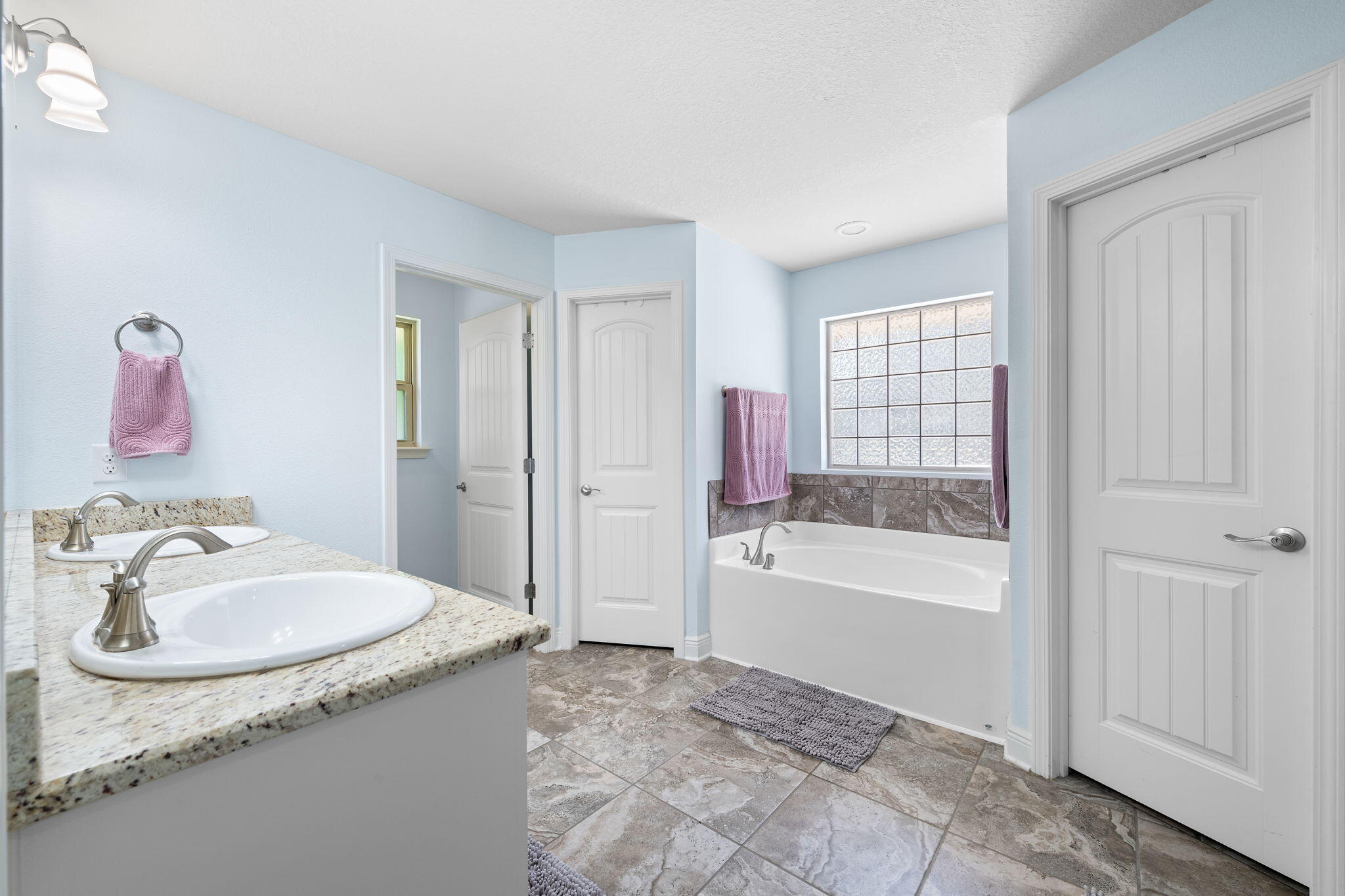 HOLLEY BY THE SEA - Residential