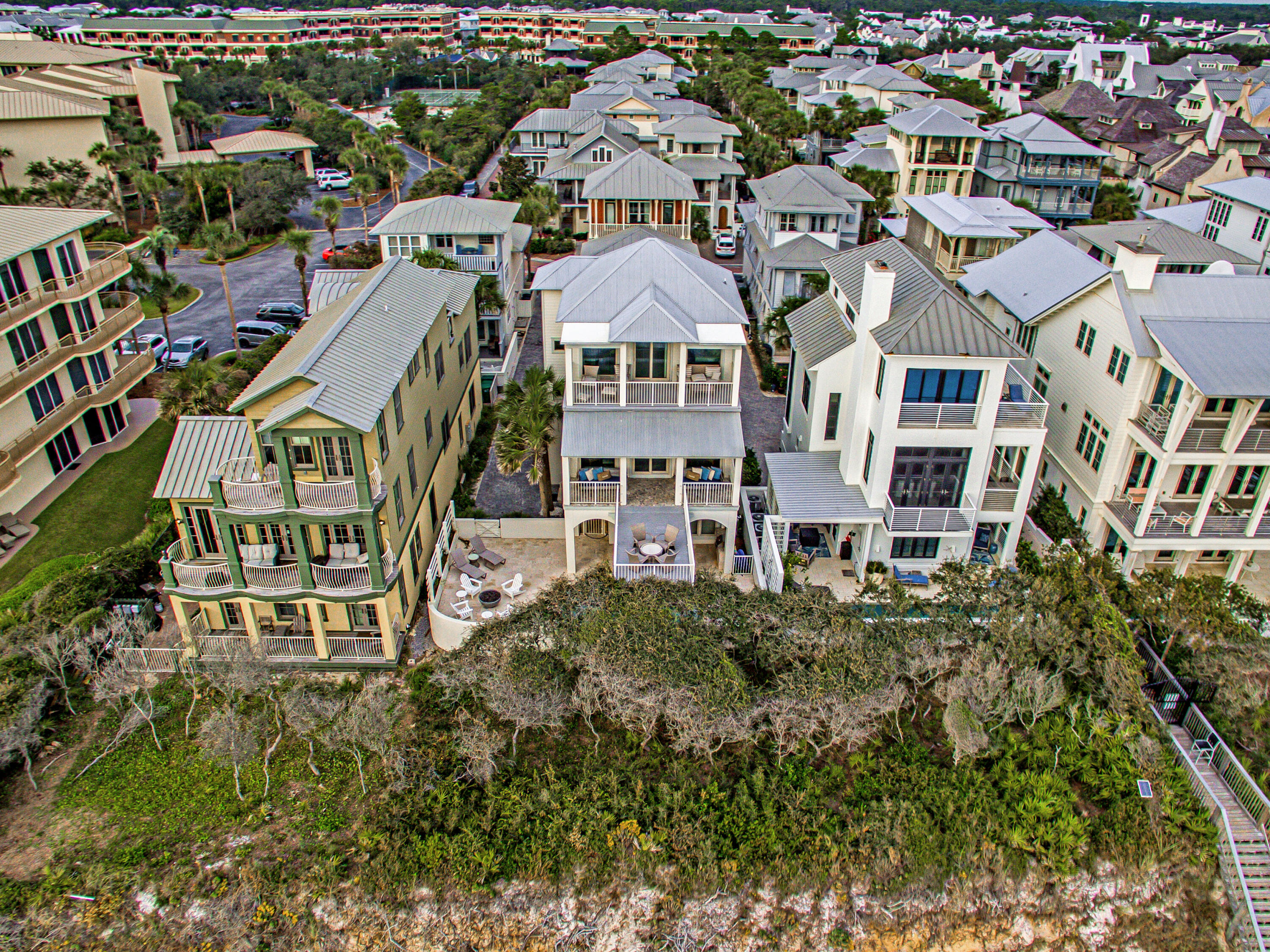 WATER'S EDGE - Residential