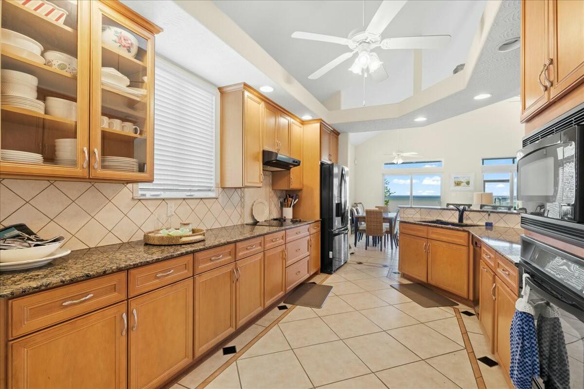 Pelican Bay - Residential