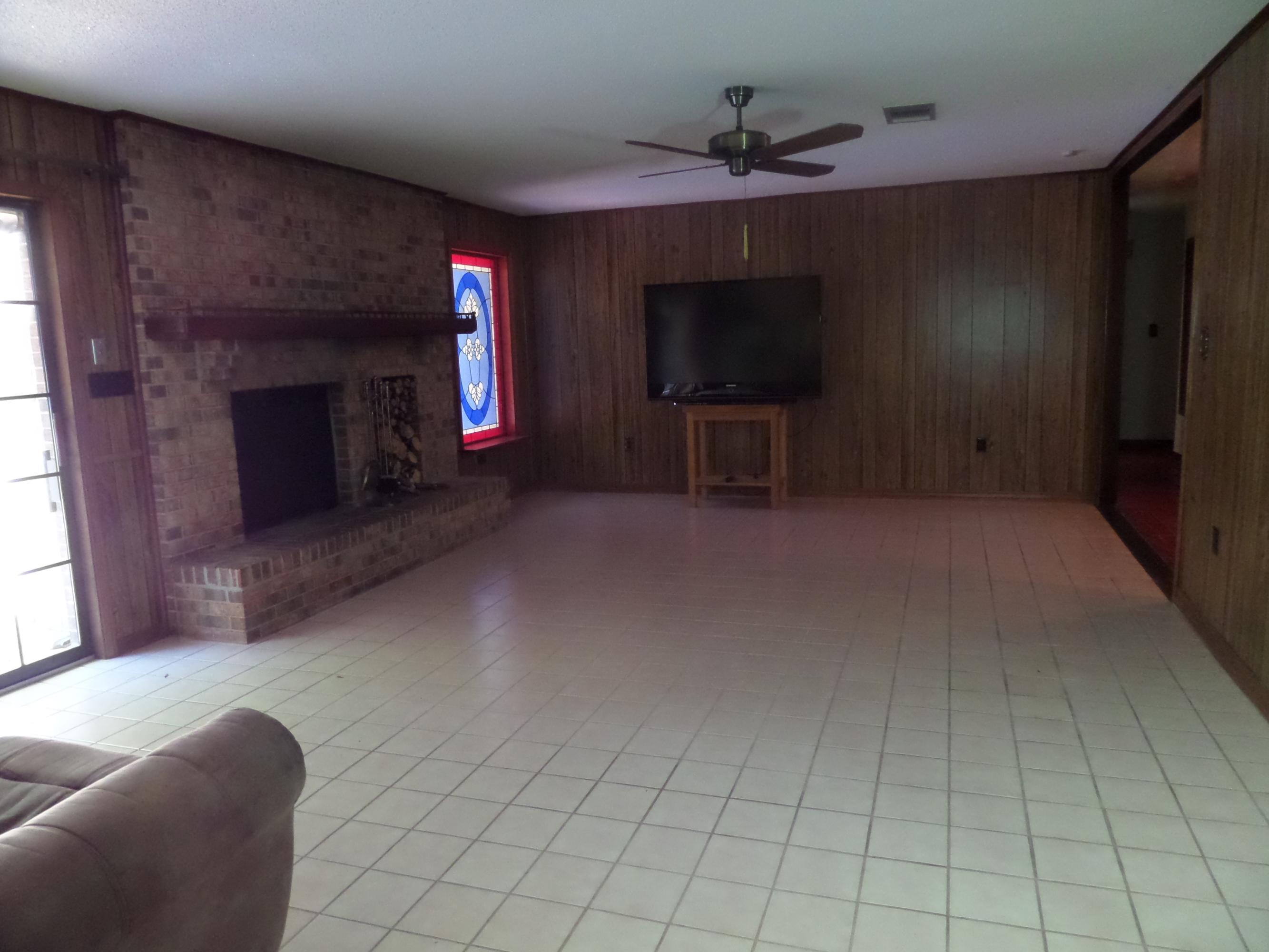 LES CHATEAU - Residential