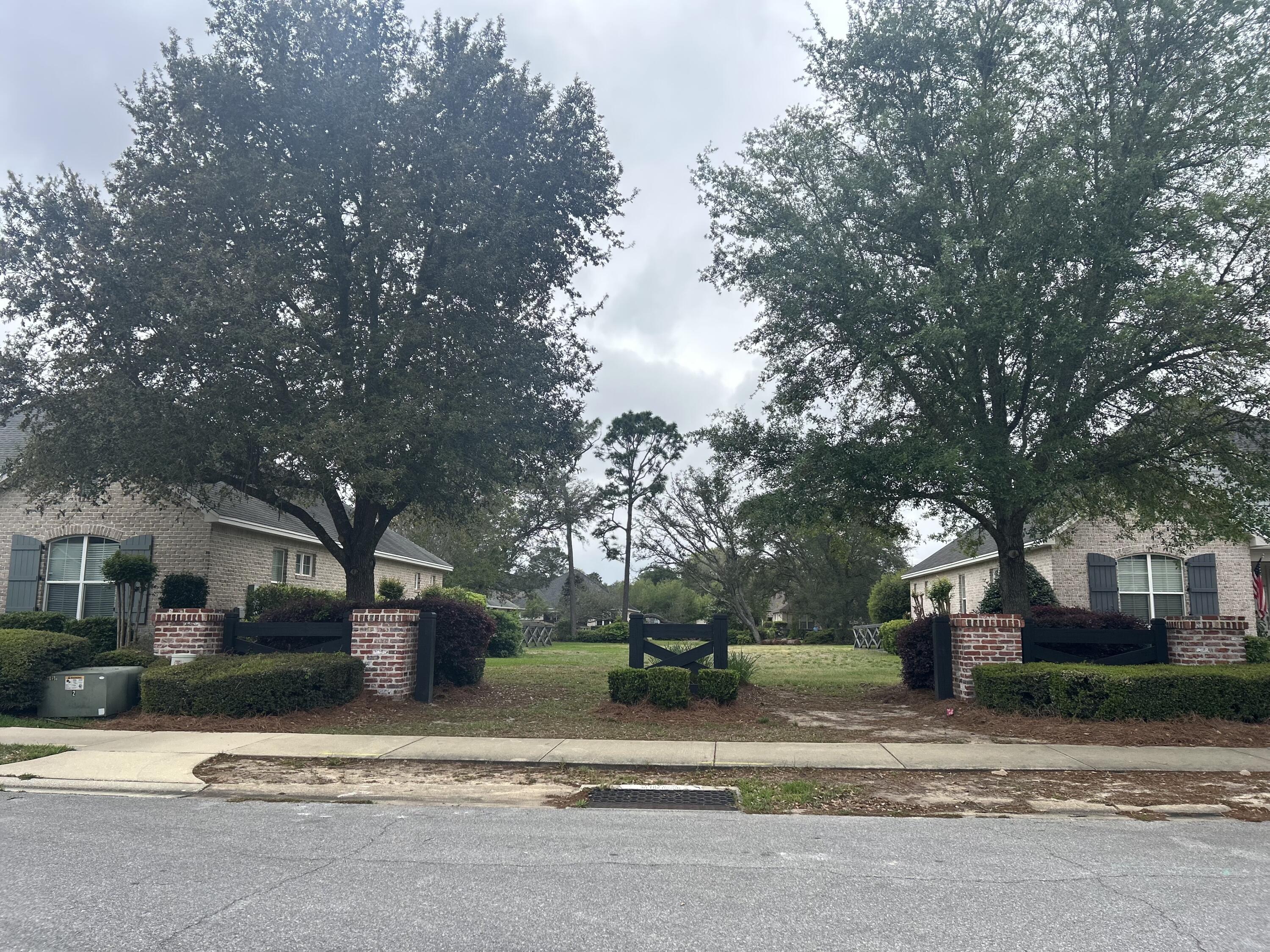 THE STABLES AT ROCKY BAYOU - Residential