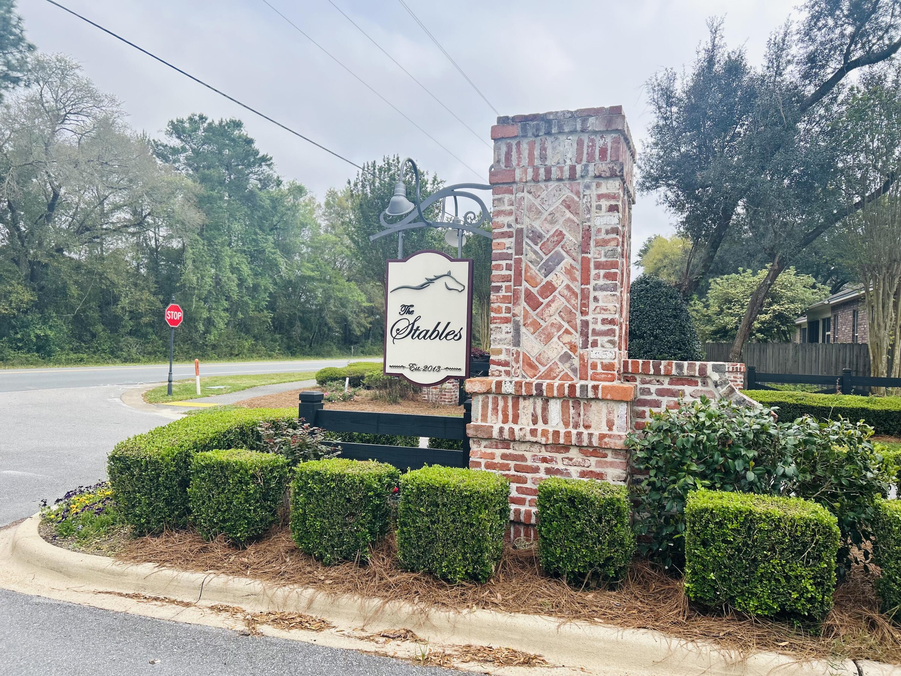 THE STABLES AT ROCKY BAYOU - Residential