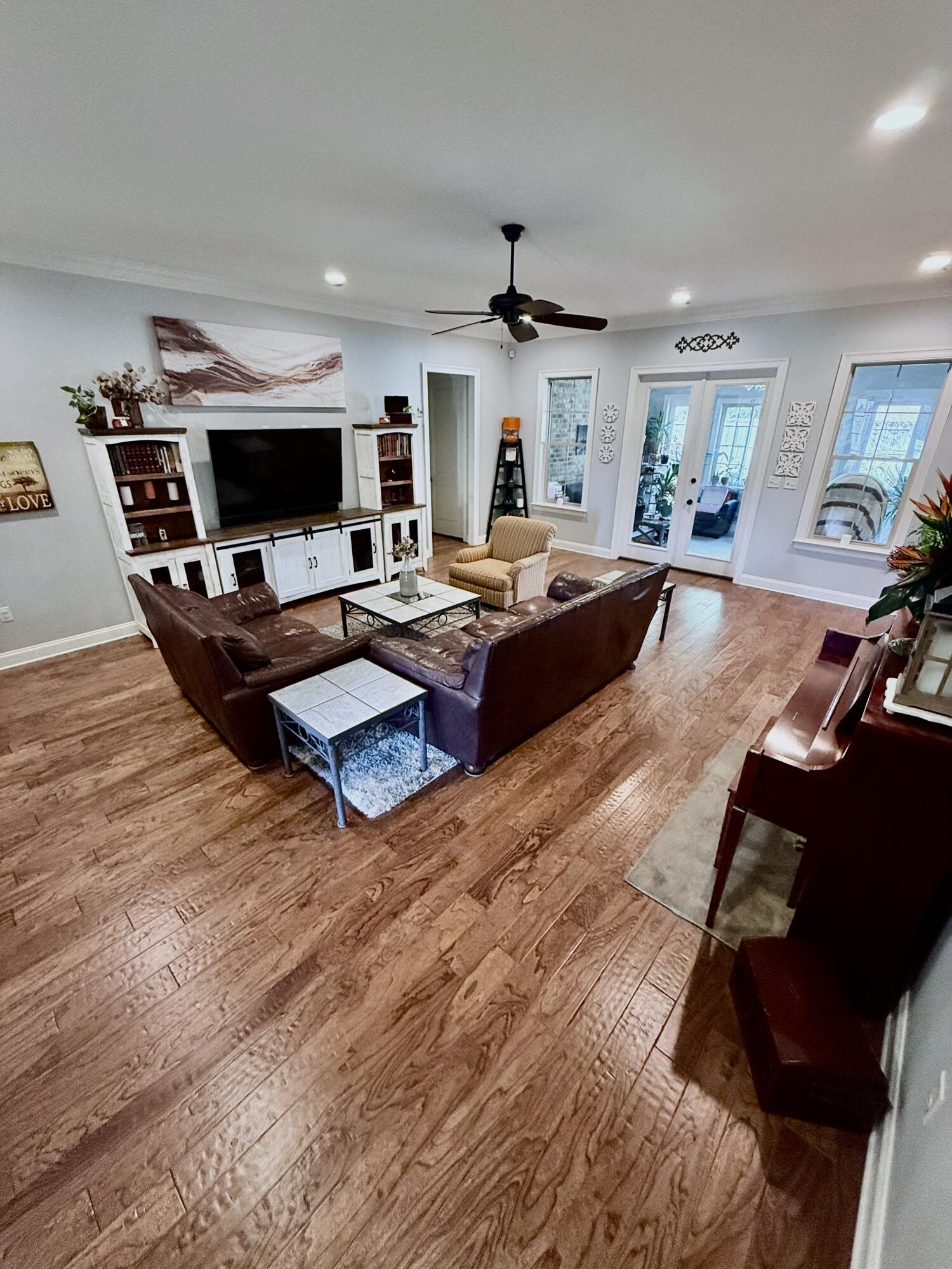THE STABLES AT ROCKY BAYOU - Residential
