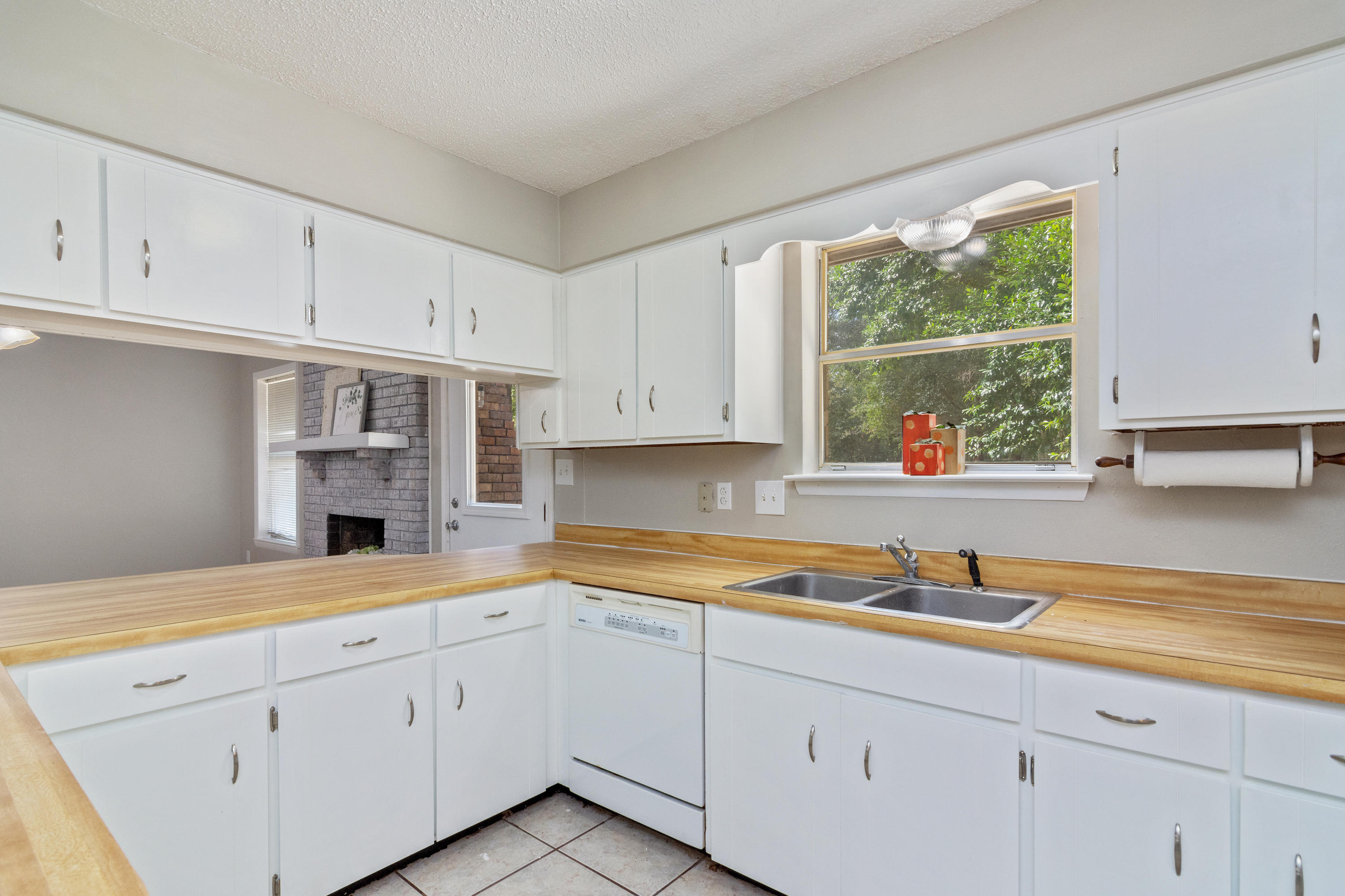 CRESTVIEW (231100.00) - Residential